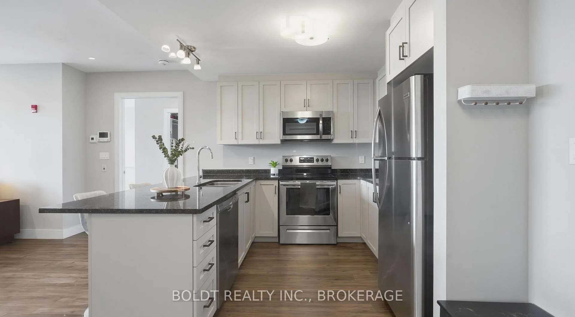 Photo 9 of Unit 508, 300G Fourth Avenue, St. Catharines, Ridley — HOMEH