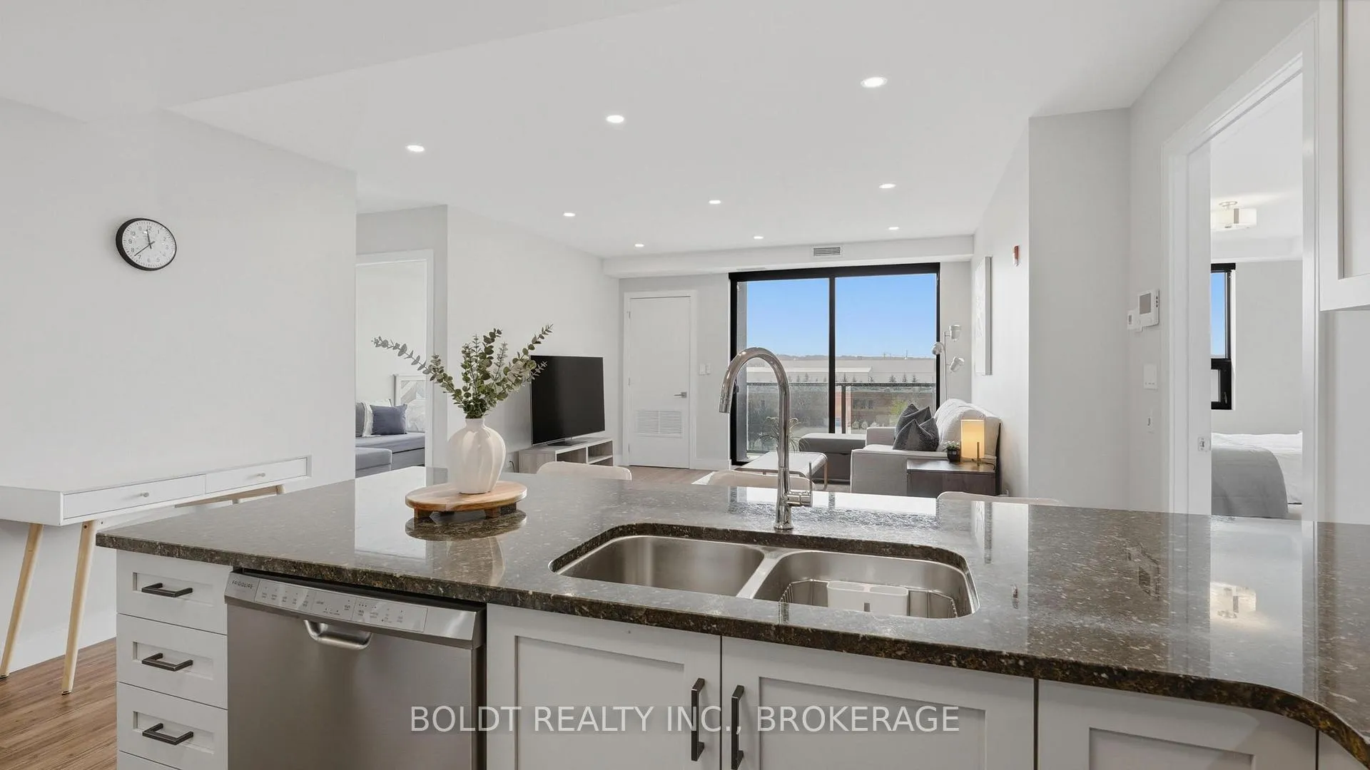 Photo 12 of Unit 508, 300G Fourth Avenue, St. Catharines, Ridley — HOMEH