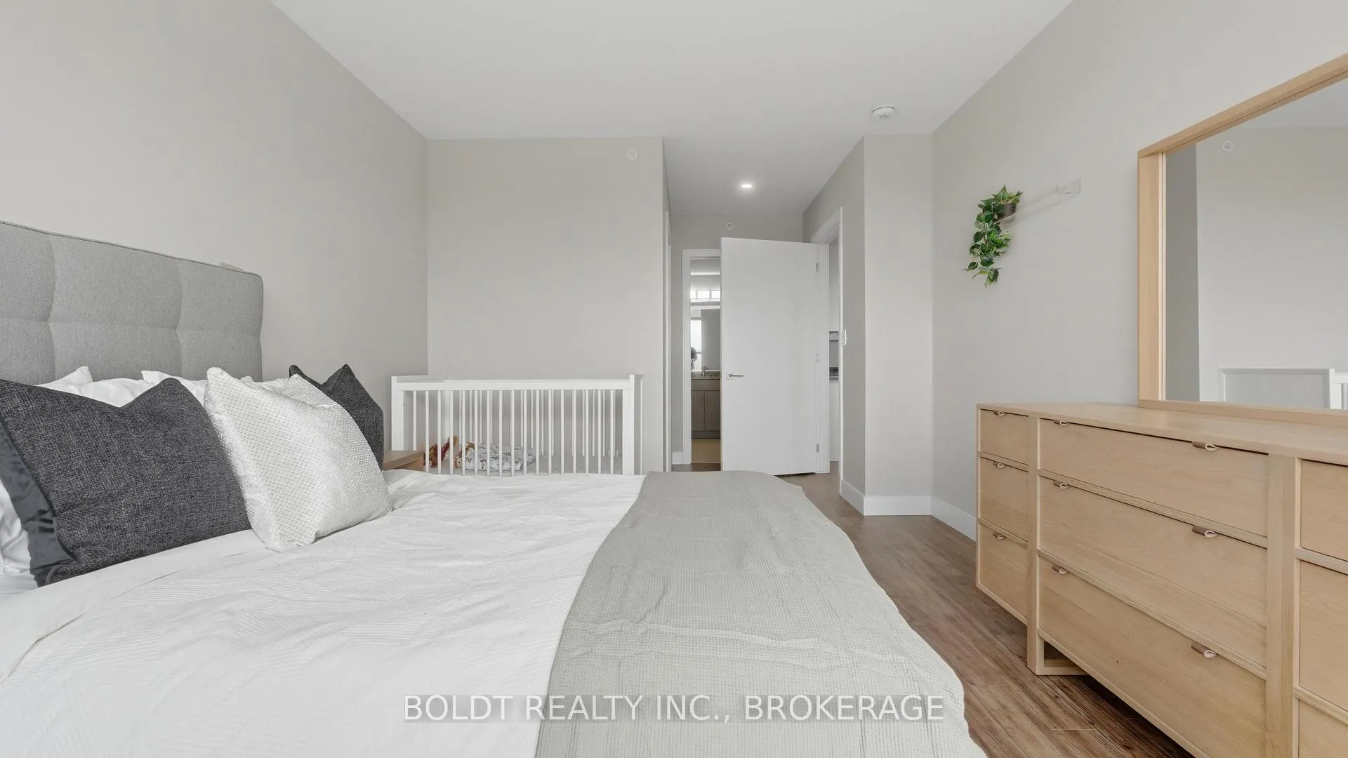 Photo 17 of Unit 508, 300G Fourth Avenue, St. Catharines, Ridley — HOMEH