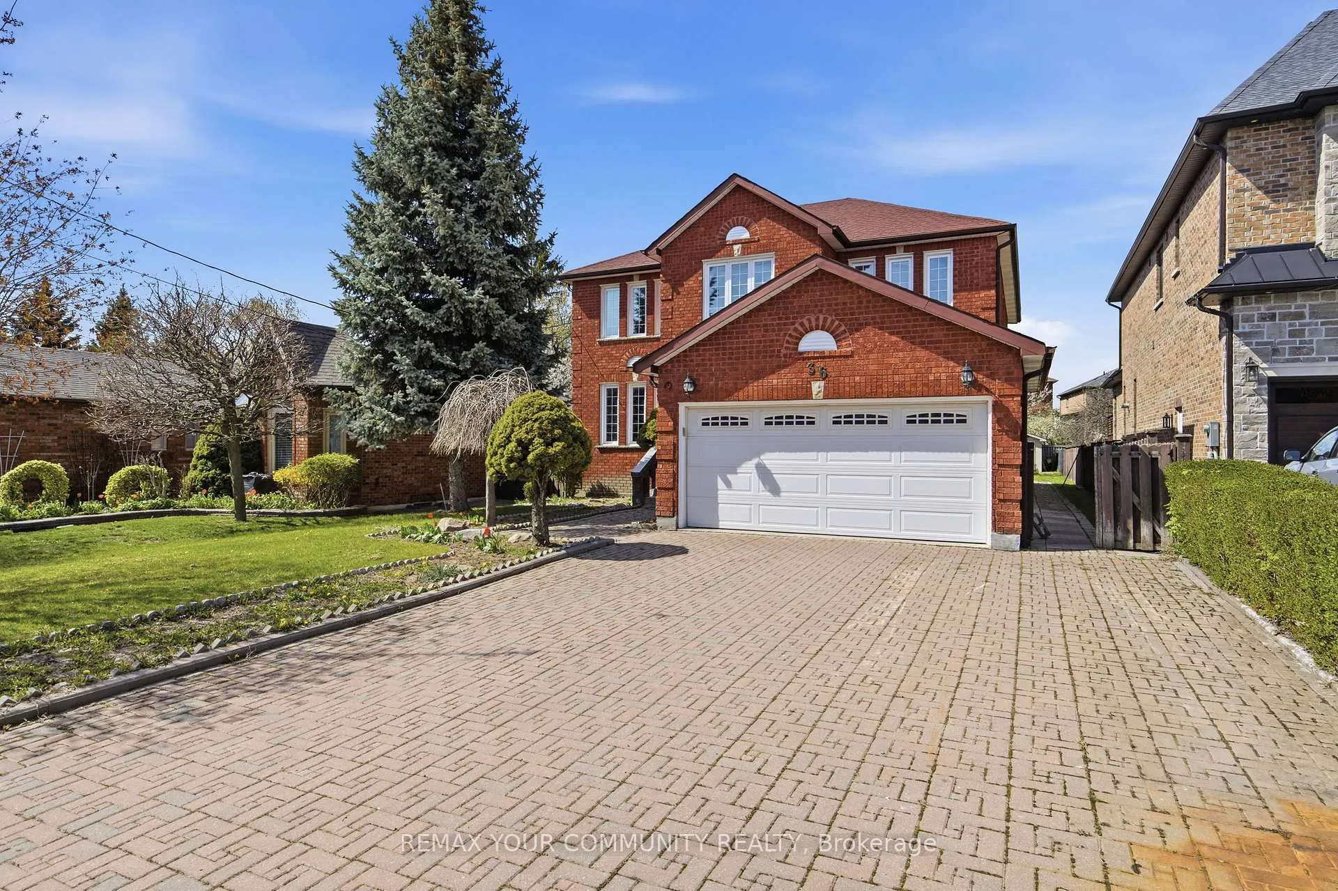 Photo 2 of 36 Railway Street, Vaughan, Maple — HOMEH