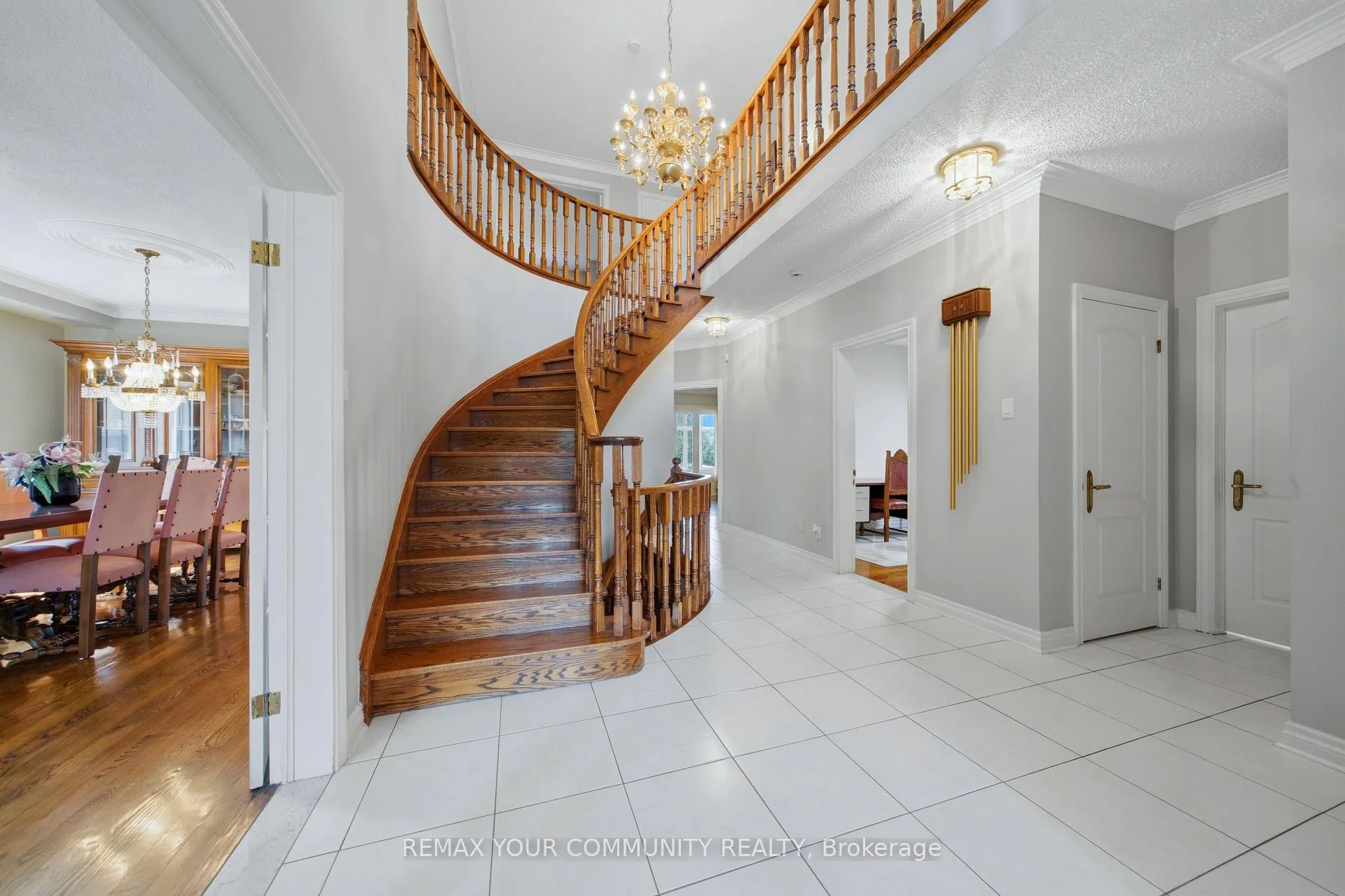 Photo 5 of 36 Railway Street, Vaughan, Maple — HOMEH