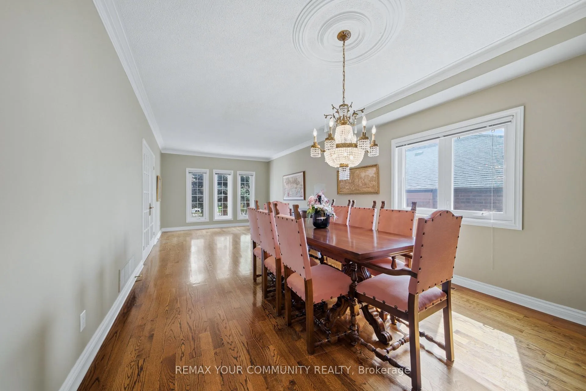 Photo 12 of 36 Railway Street, Vaughan, Maple — HOMEH