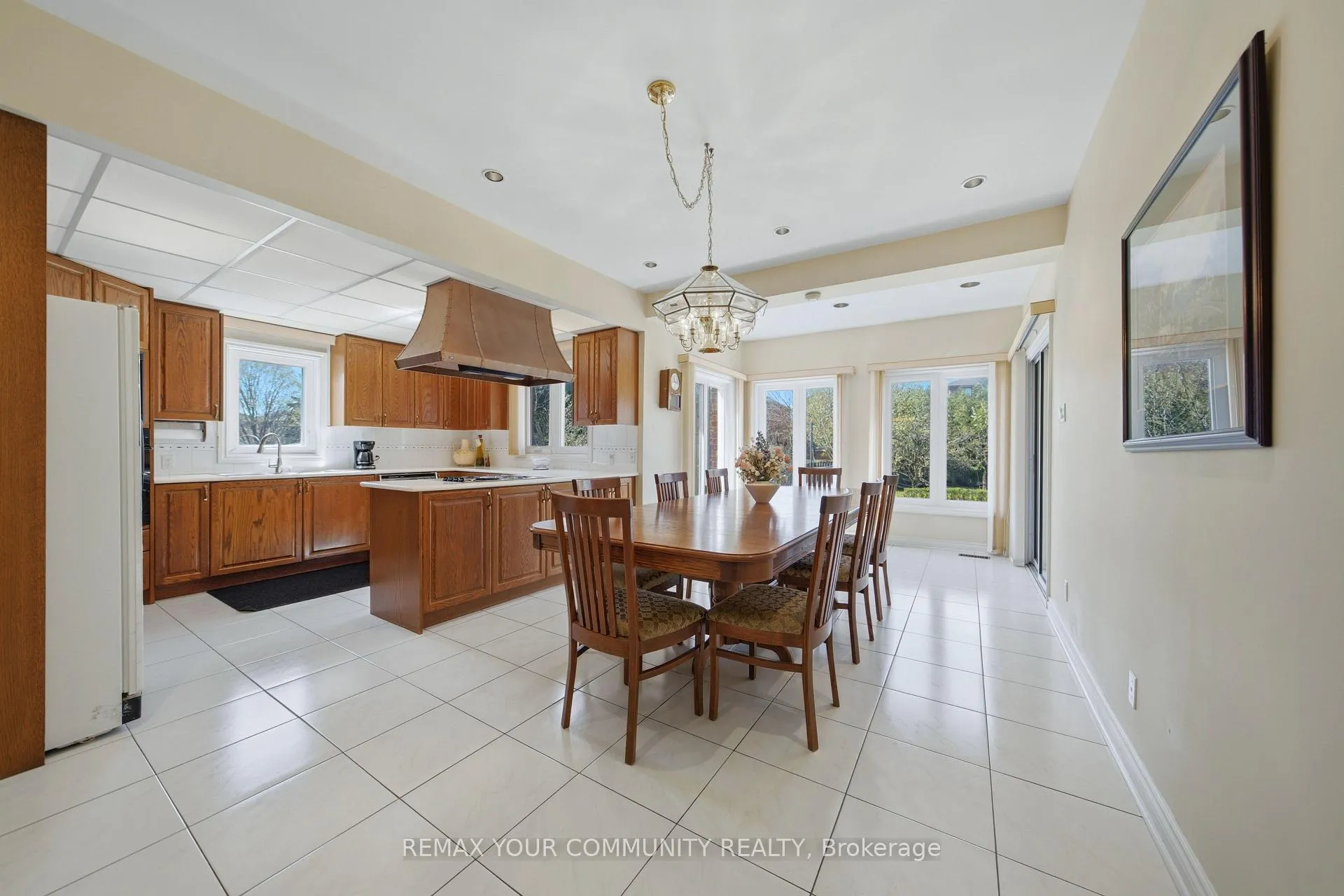 Photo 14 of 36 Railway Street, Vaughan, Maple — HOMEH