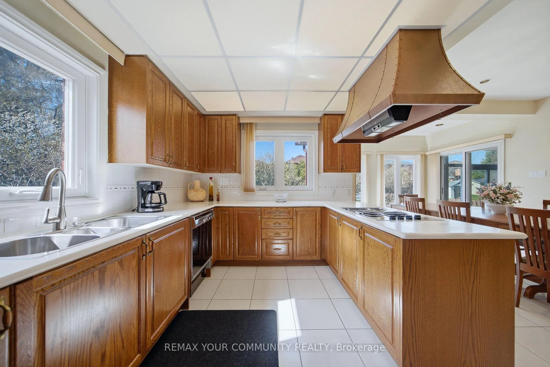 Photo 20 of 36 Railway Street, Vaughan, Maple — HOMEH