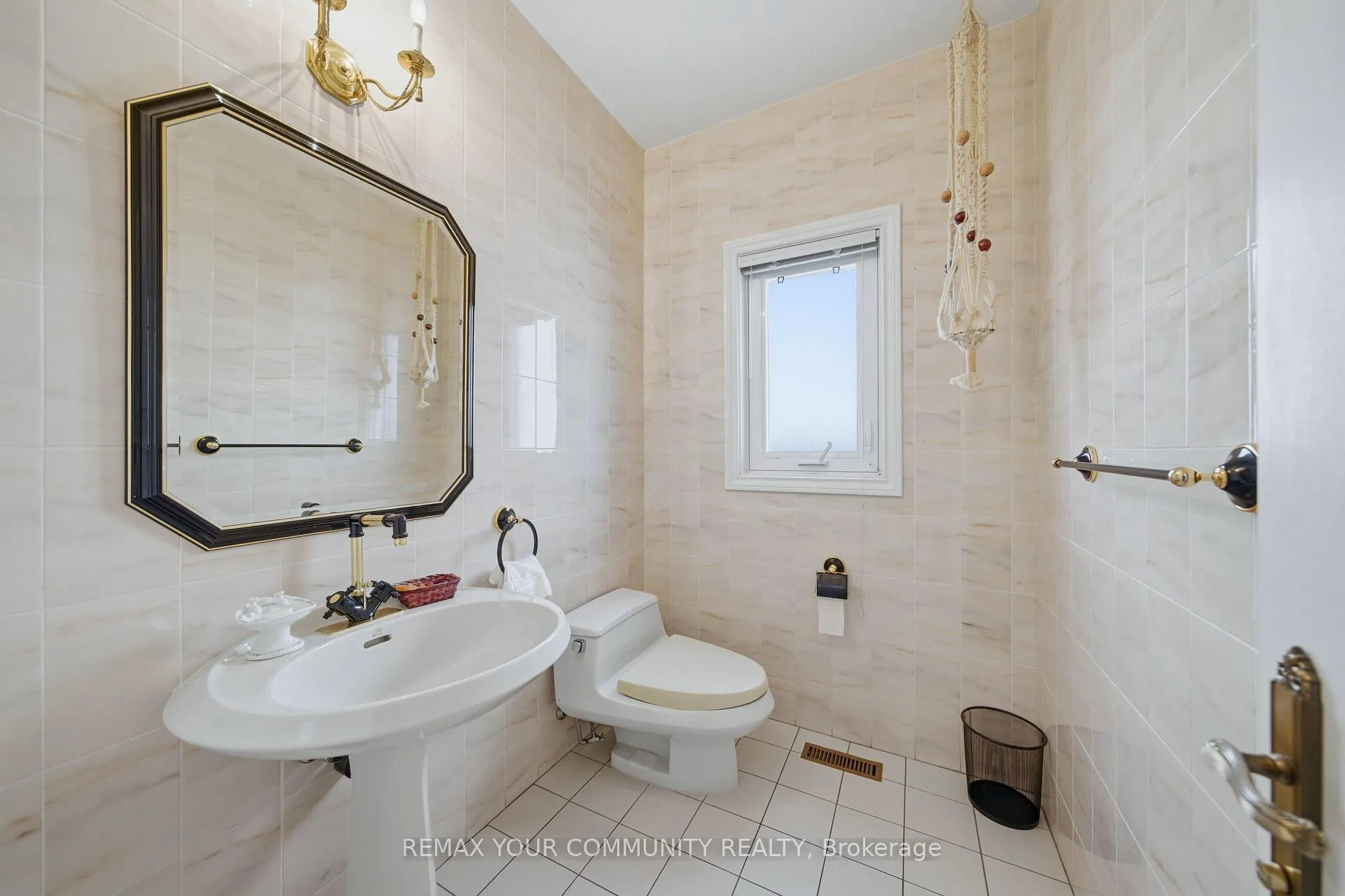 Photo 24 of 36 Railway Street, Vaughan, Maple — HOMEH