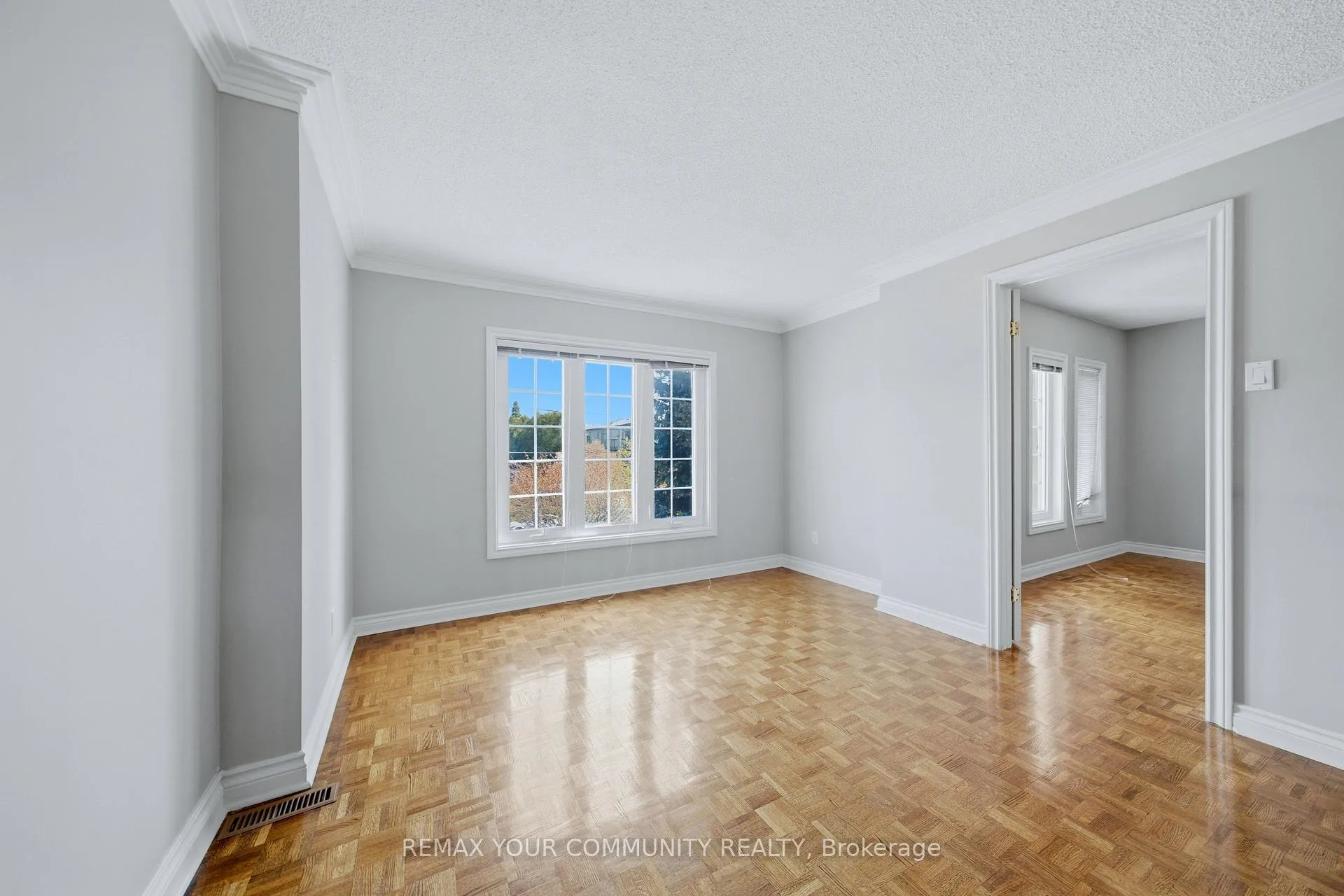 Photo 28 of 36 Railway Street, Vaughan, Maple — HOMEH