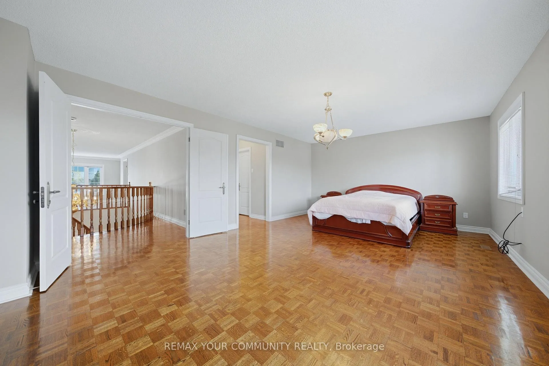 Photo 29 of 36 Railway Street, Vaughan, Maple — HOMEH