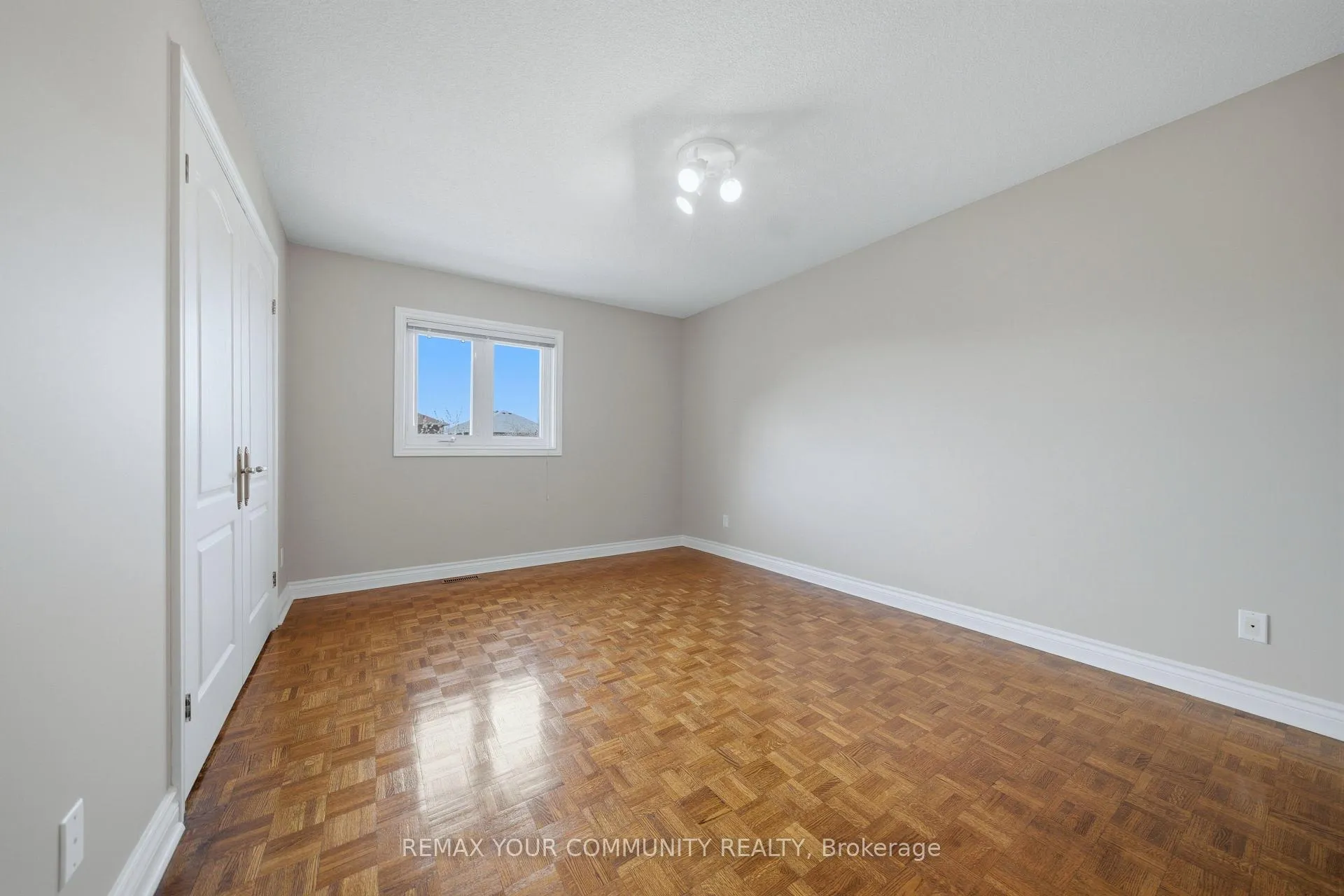 Photo 34 of 36 Railway Street, Vaughan, Maple — HOMEH