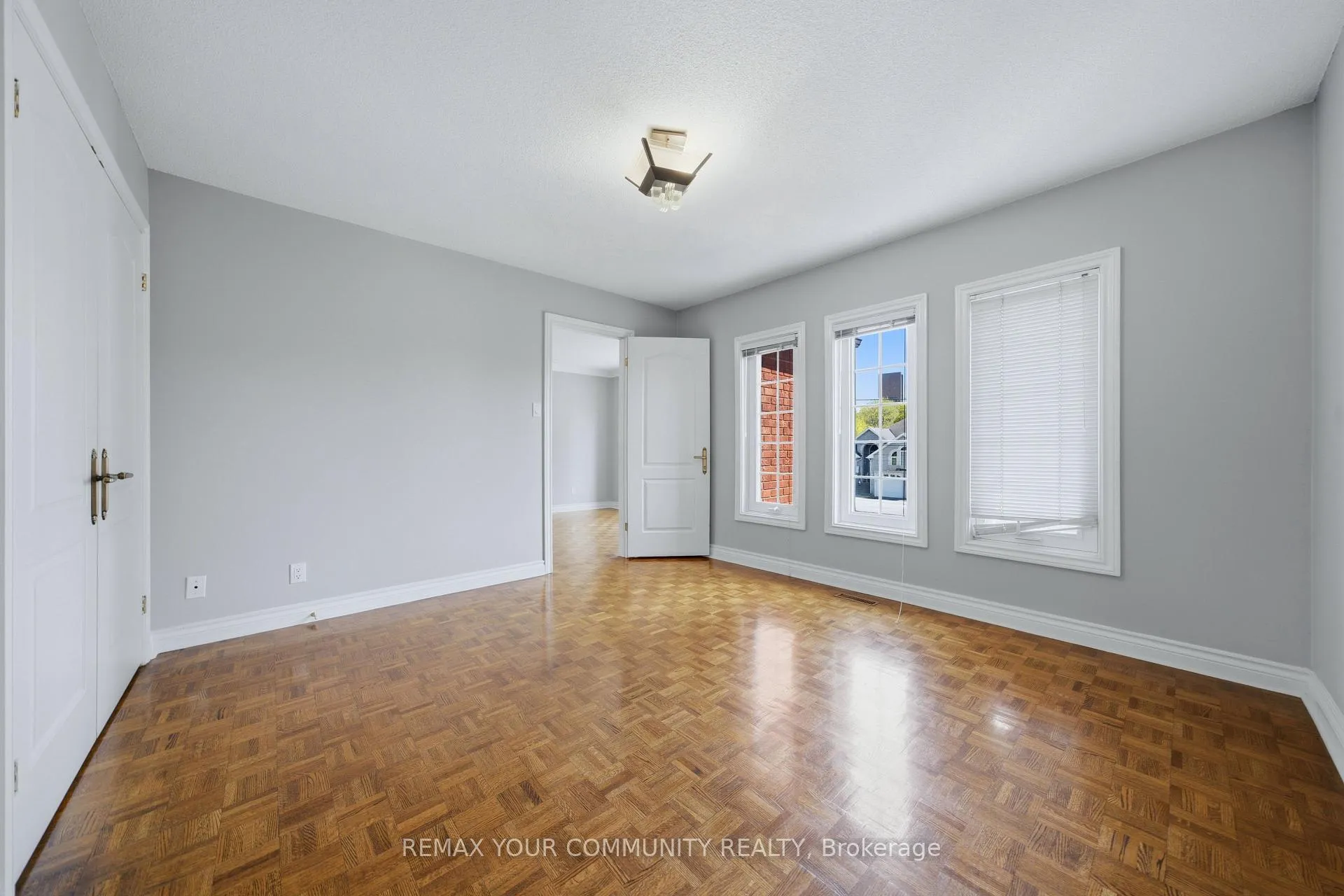 Photo 35 of 36 Railway Street, Vaughan, Maple — HOMEH