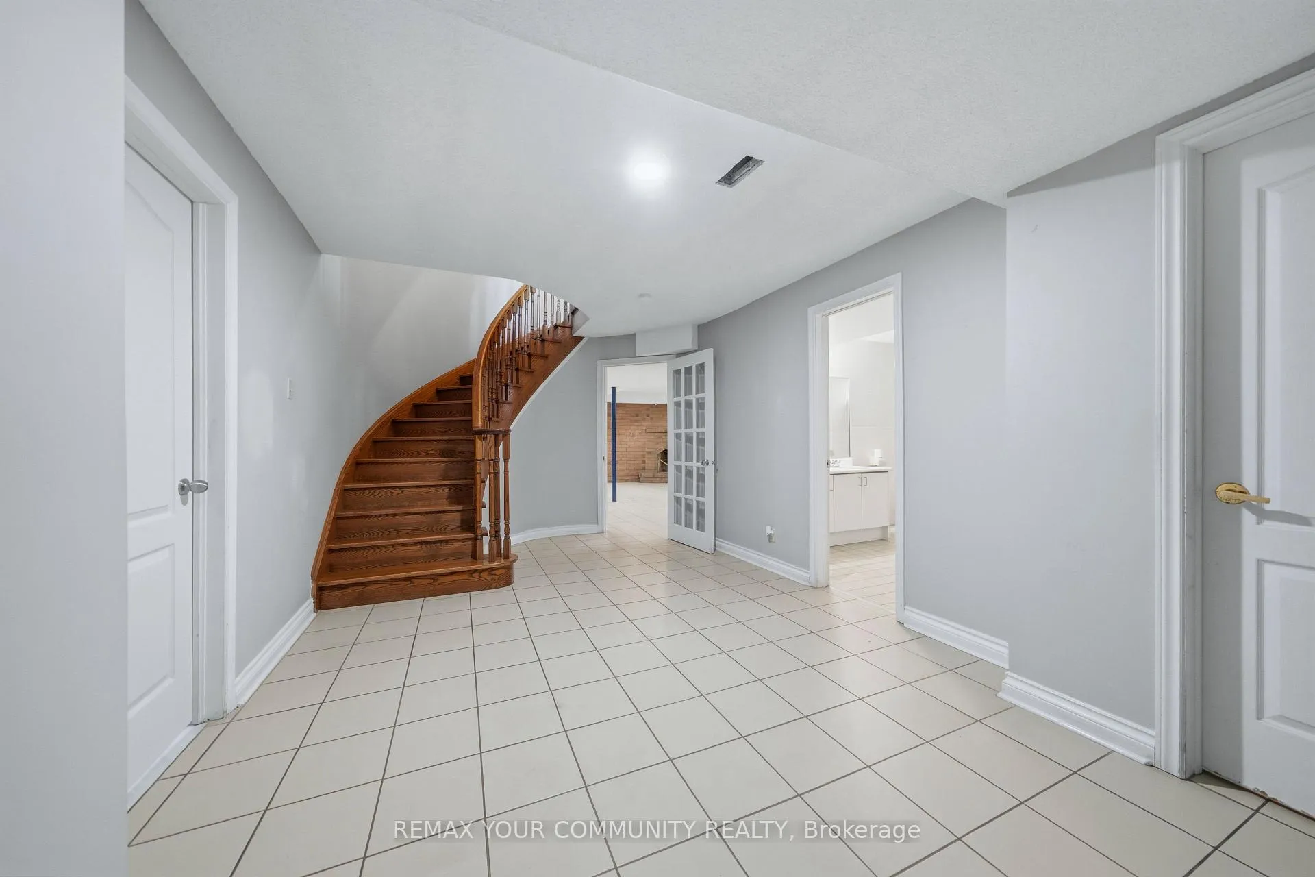 Photo 36 of 36 Railway Street, Vaughan, Maple — HOMEH