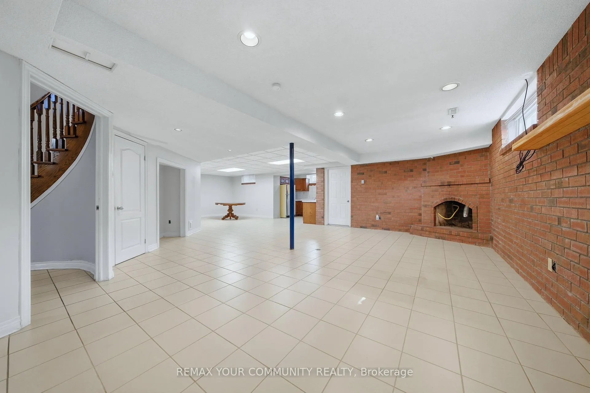 Photo 37 of 36 Railway Street, Vaughan, Maple — HOMEH