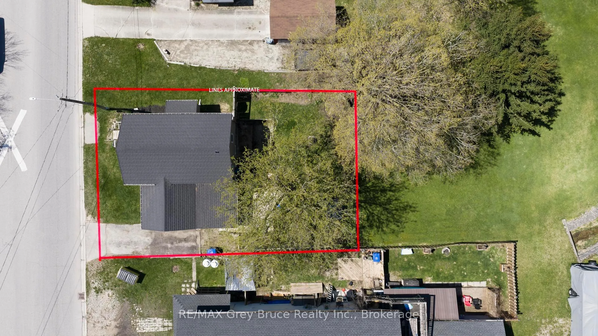 Photo 33 of 707 Queen Street, West Grey — HOMEH