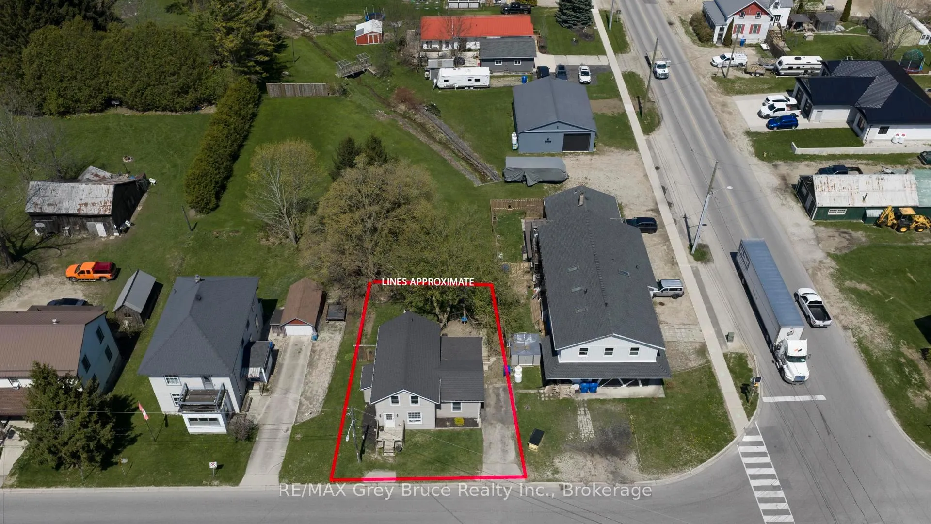 Photo 34 of 707 Queen Street, West Grey — HOMEH