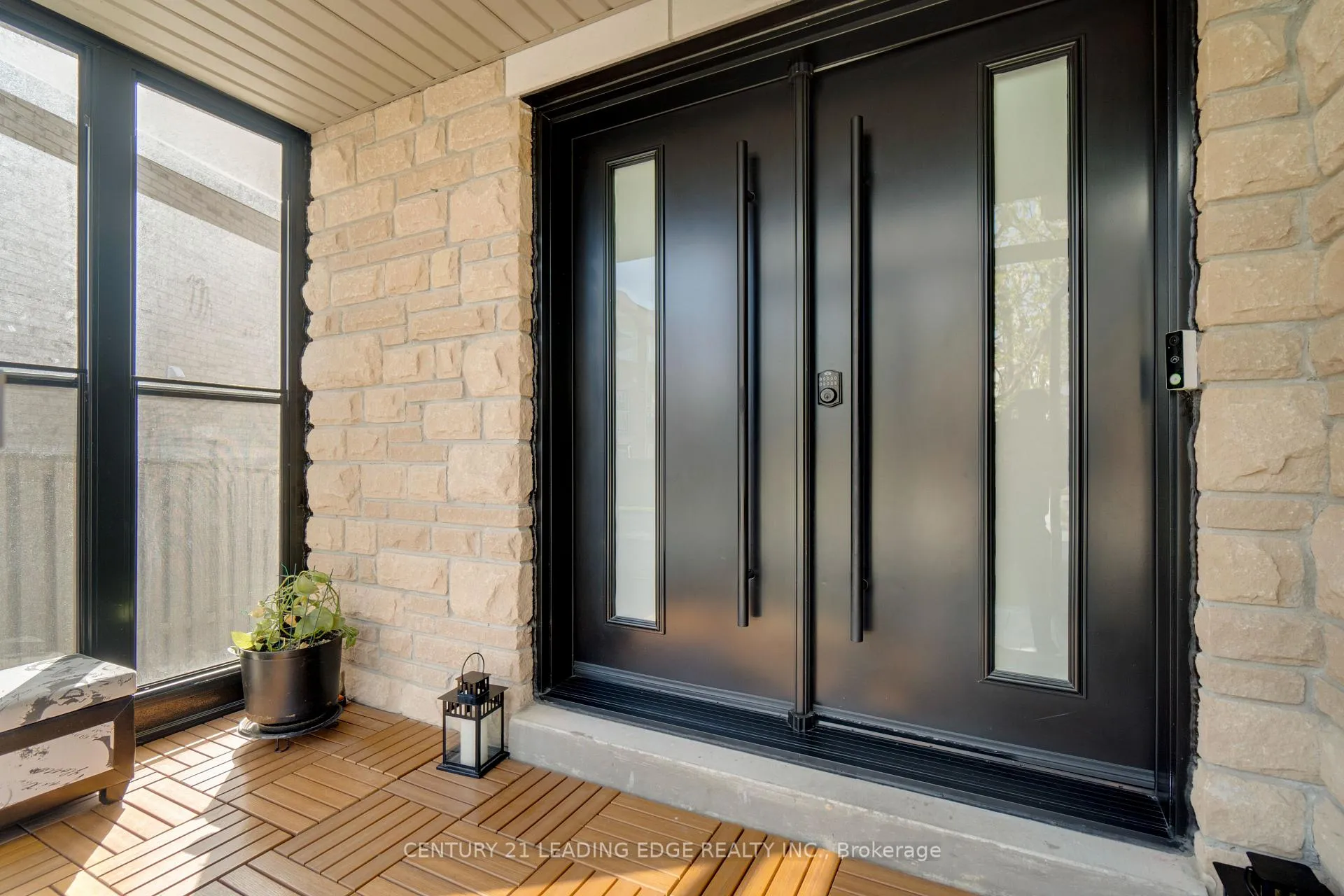 Photo 6 of 12 Raybeck Court, Brampton, Bram West — HOMEH