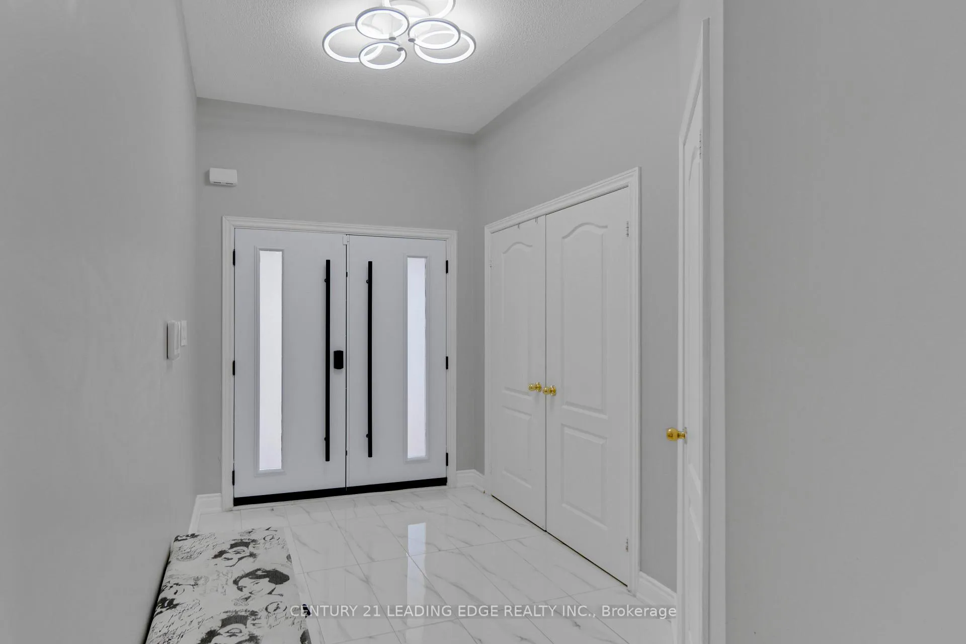 Photo 7 of 12 Raybeck Court, Brampton, Bram West — HOMEH