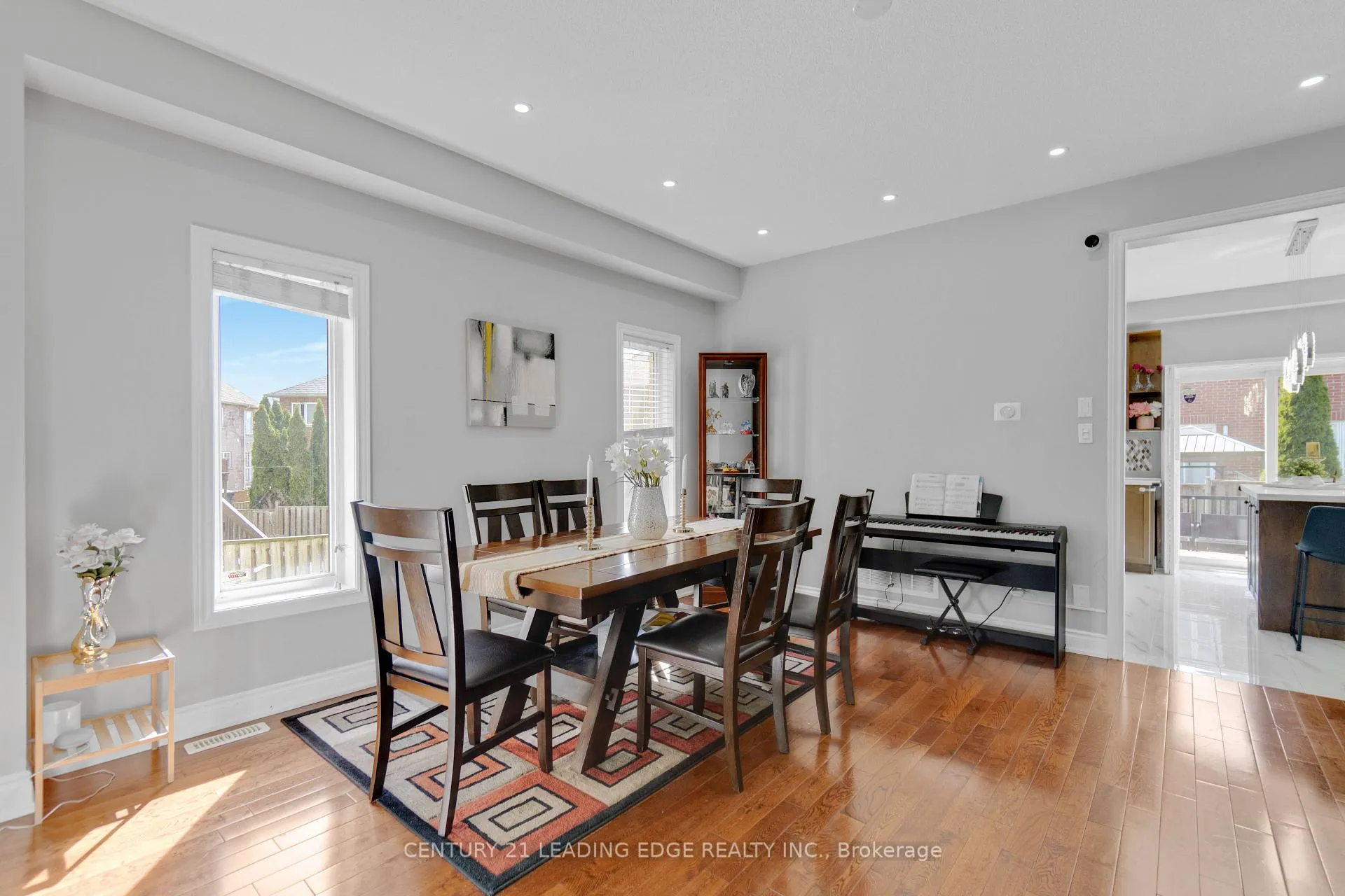 Photo 8 of 12 Raybeck Court, Brampton, Bram West — HOMEH