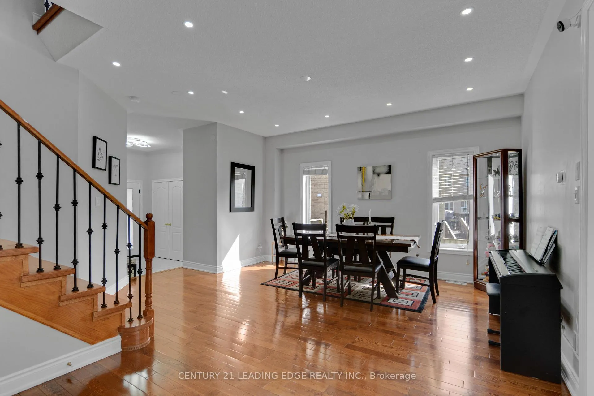 Photo 9 of 12 Raybeck Court, Brampton, Bram West — HOMEH
