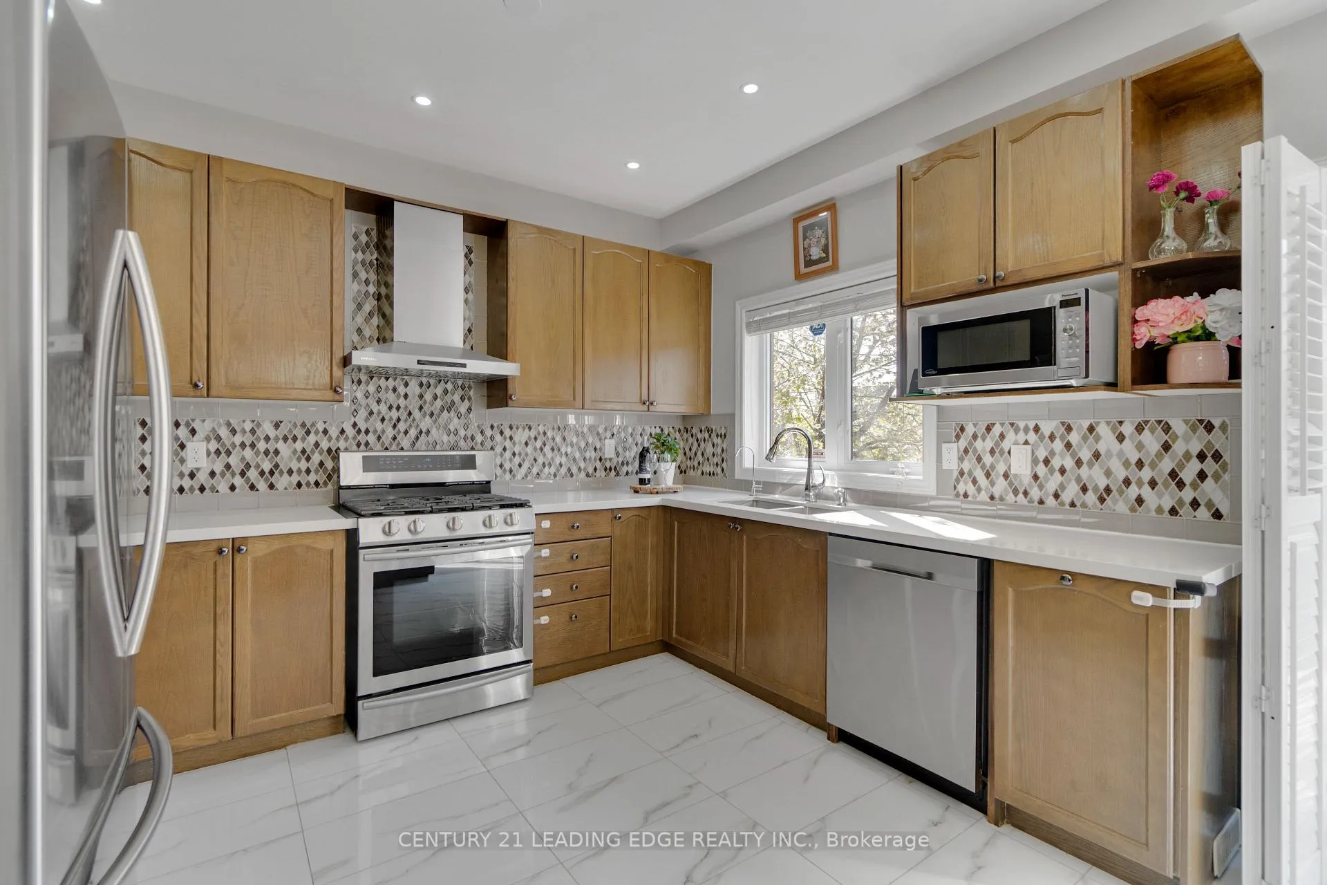 Photo 17 of 12 Raybeck Court, Brampton, Bram West — HOMEH