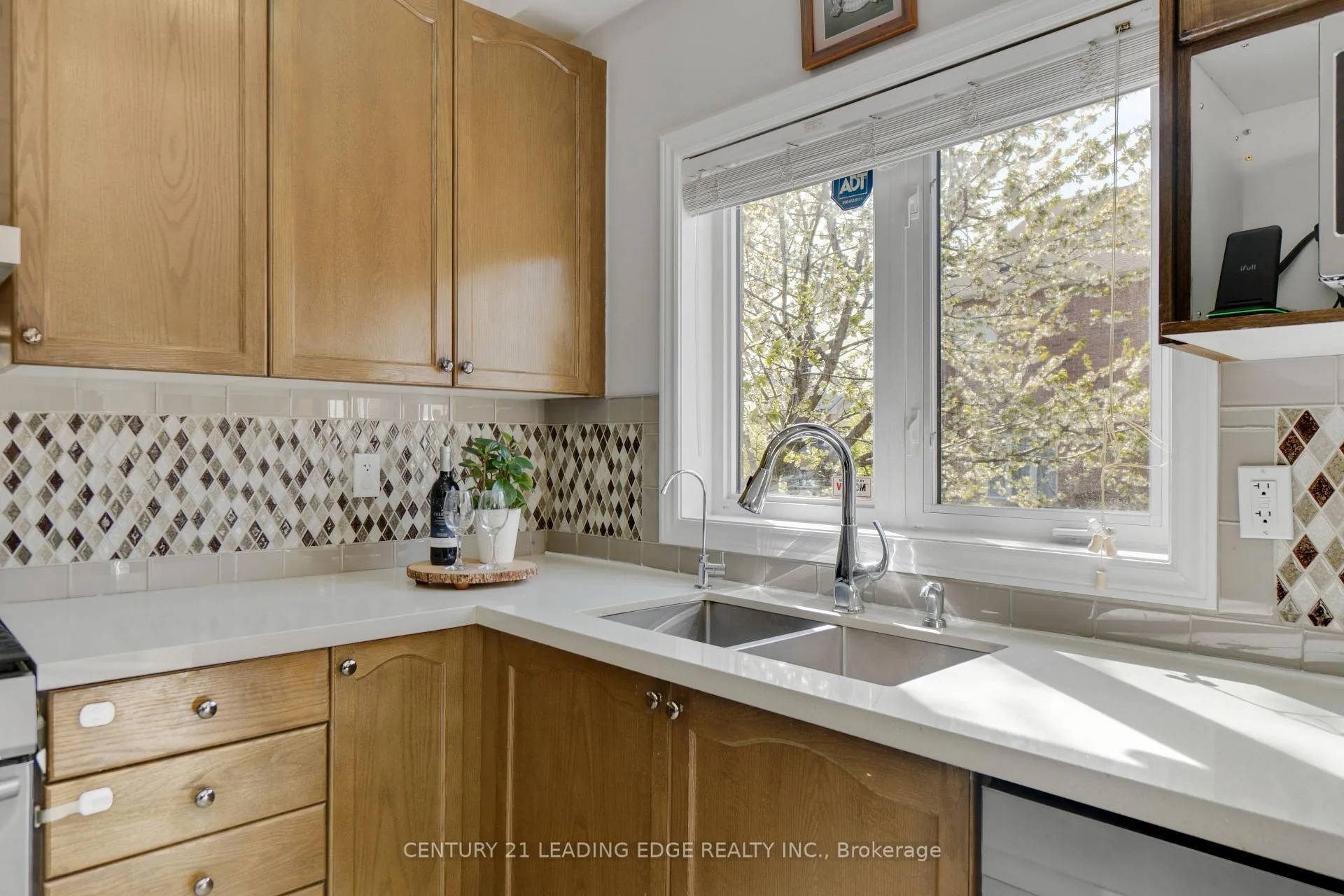 Photo 19 of 12 Raybeck Court, Brampton, Bram West — HOMEH