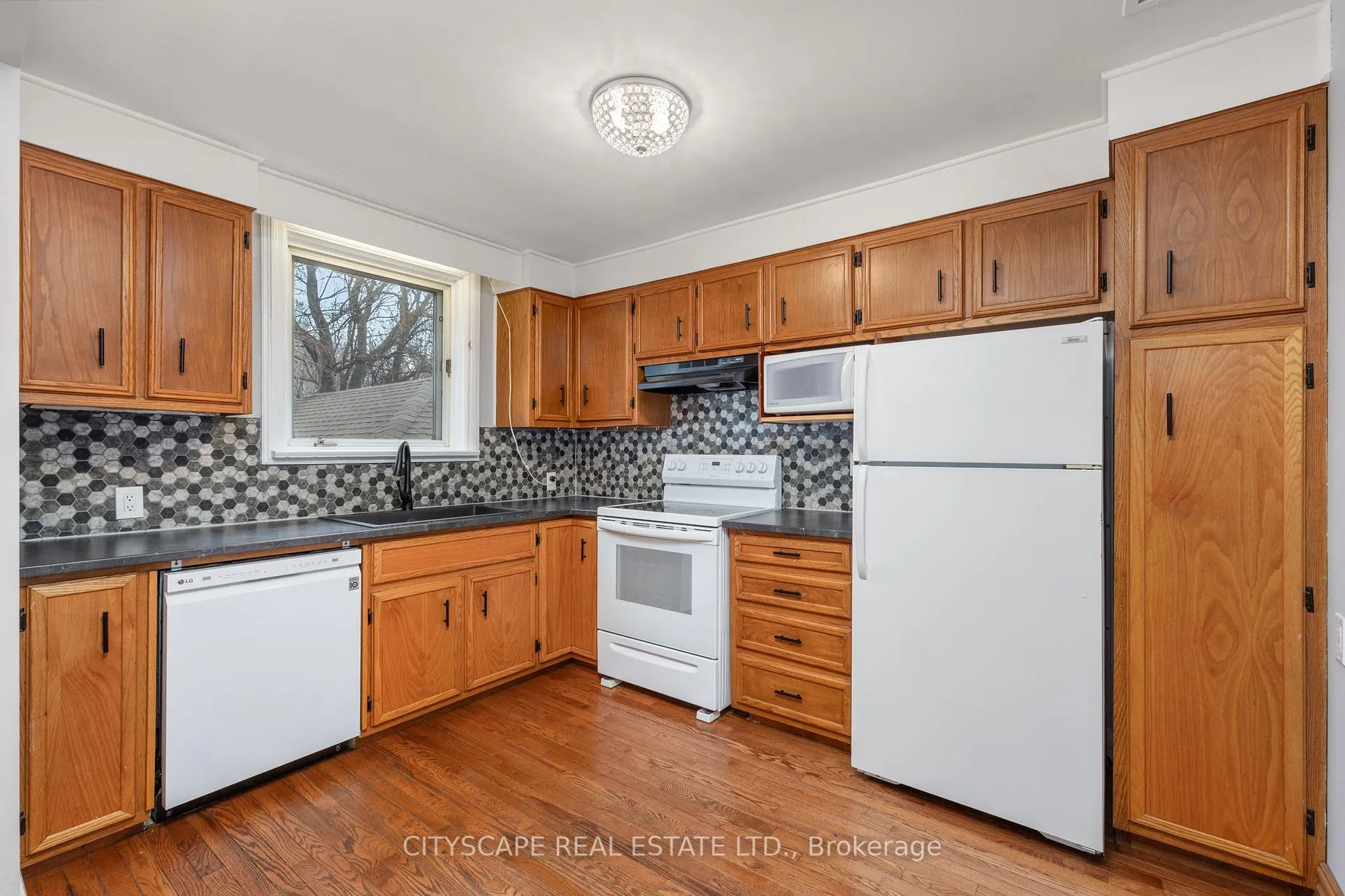 Photo 6 of 51 Denvale Road, Toronto, O'Connor-Parkview — HOMEH