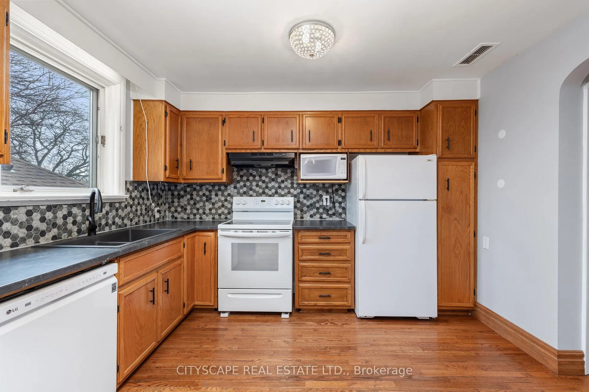 Photo 7 of 51 Denvale Road, Toronto, O'Connor-Parkview — HOMEH