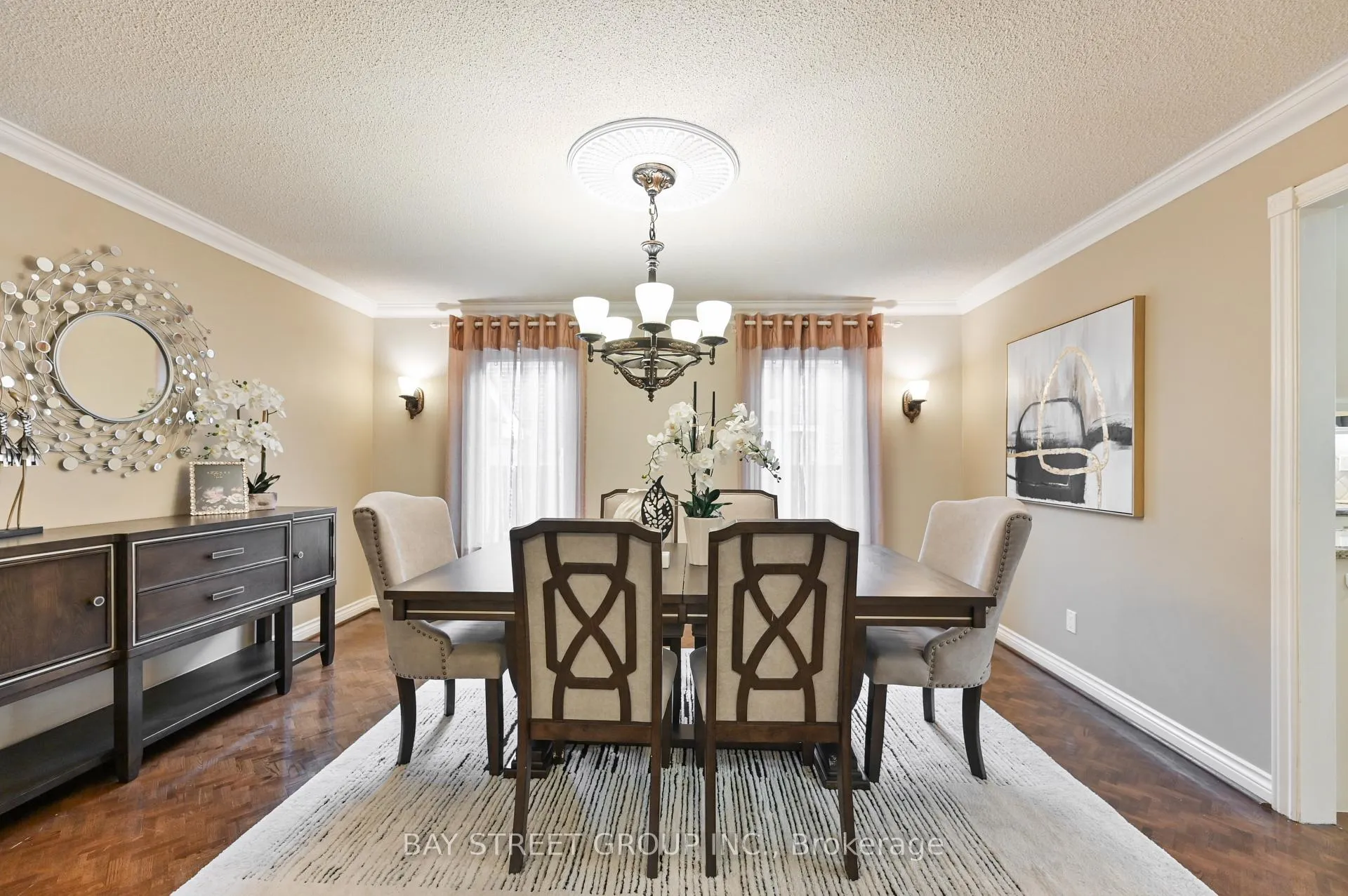 Photo 5 of 28 Delhi Crescent, Markham, Unionville — HOMEH