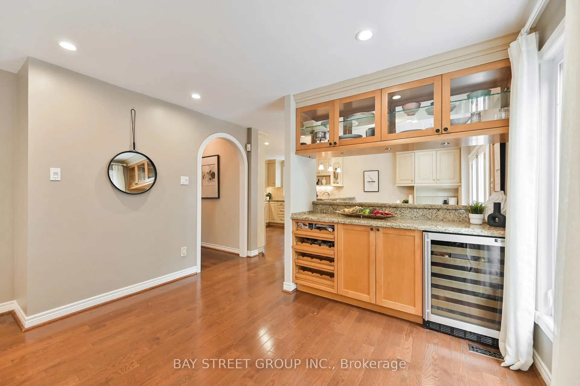 Photo 9 of 28 Delhi Crescent, Markham, Unionville — HOMEH