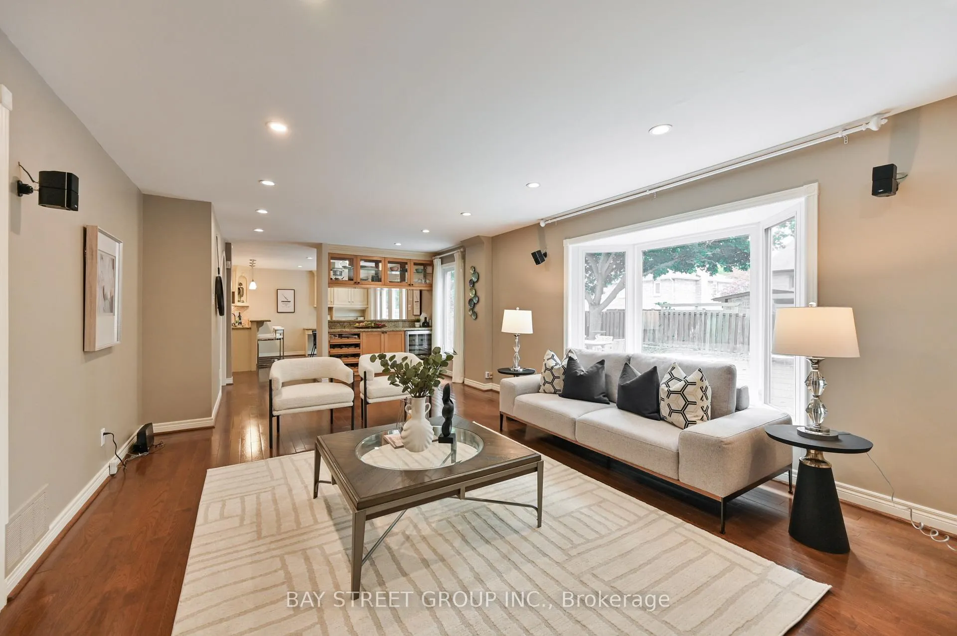 Photo 10 of 28 Delhi Crescent, Markham, Unionville — HOMEH