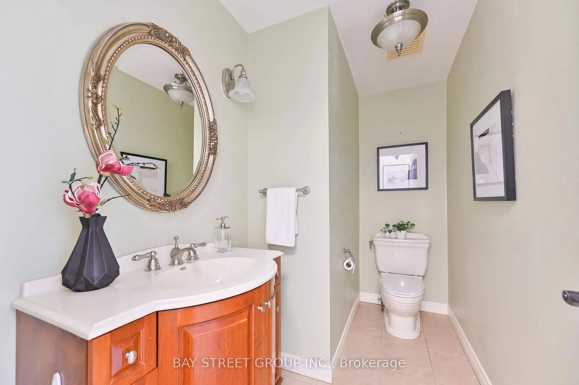 Photo 11 of 28 Delhi Crescent, Markham, Unionville — HOMEH