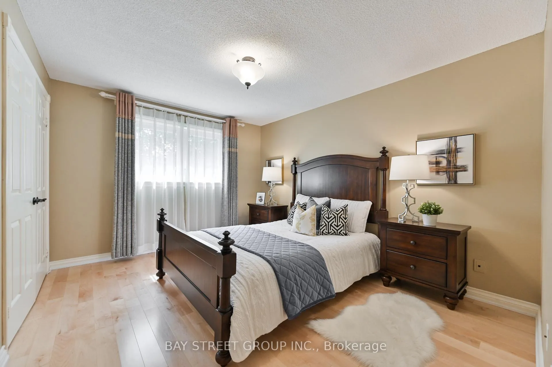 Photo 13 of 28 Delhi Crescent, Markham, Unionville — HOMEH