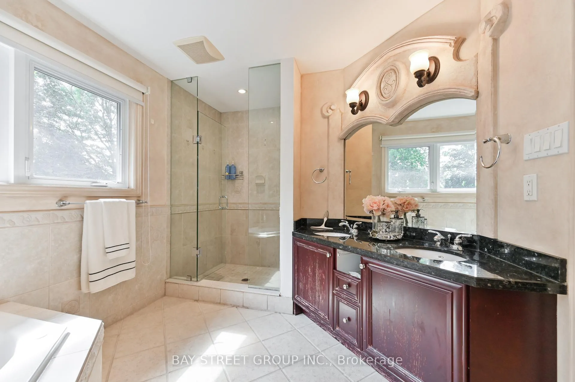 Photo 19 of 28 Delhi Crescent, Markham, Unionville — HOMEH