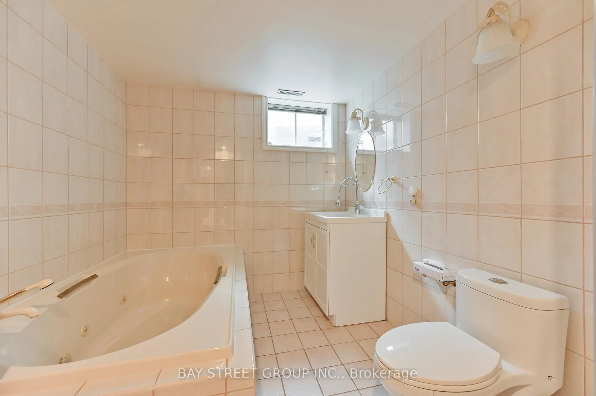 Photo 24 of 28 Delhi Crescent, Markham, Unionville — HOMEH