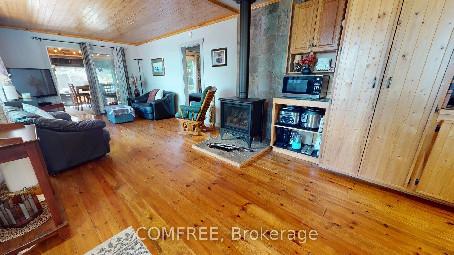 Photo 11 of 1005 Hoyle Lane W, Frontenac, Frontenac Centre — HOMEH