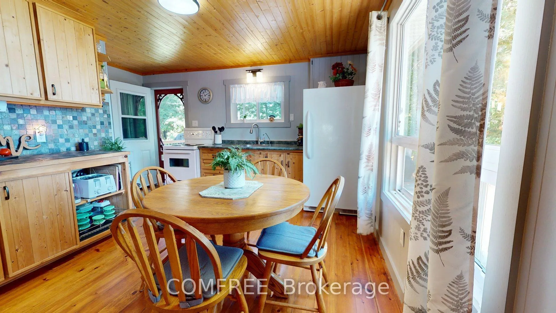 Photo 13 of 1005 Hoyle Lane W, Frontenac, Frontenac Centre — HOMEH