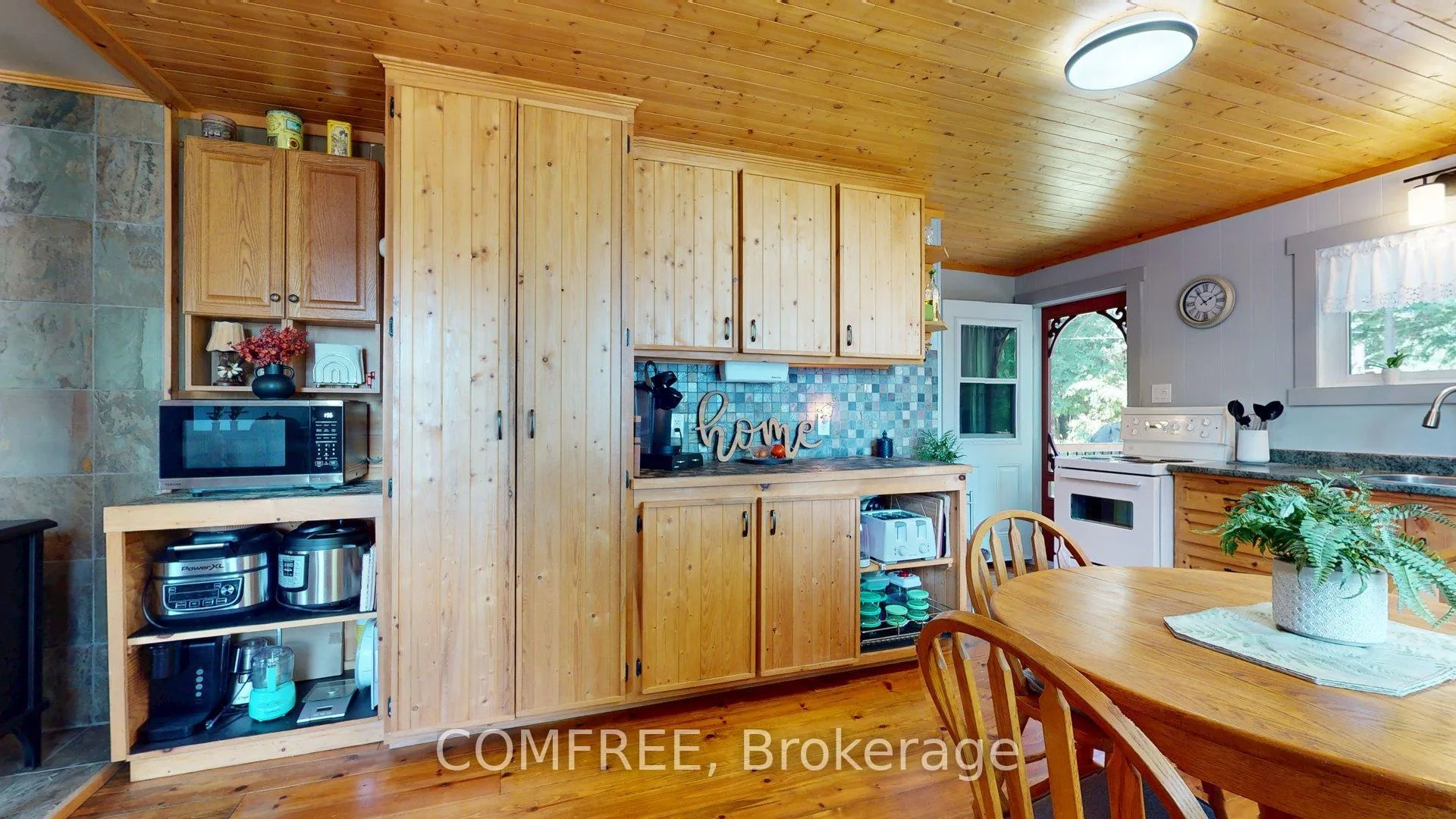 Photo 14 of 1005 Hoyle Lane W, Frontenac, Frontenac Centre — HOMEH