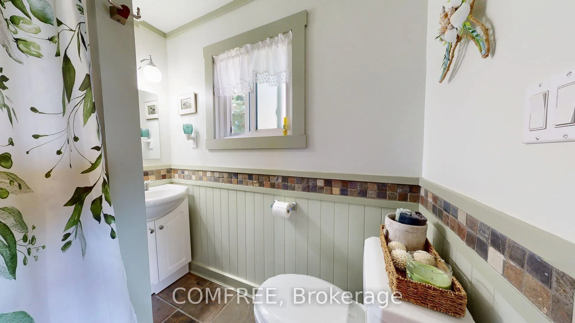 Photo 27 of 1005 Hoyle Lane W, Frontenac, Frontenac Centre — HOMEH