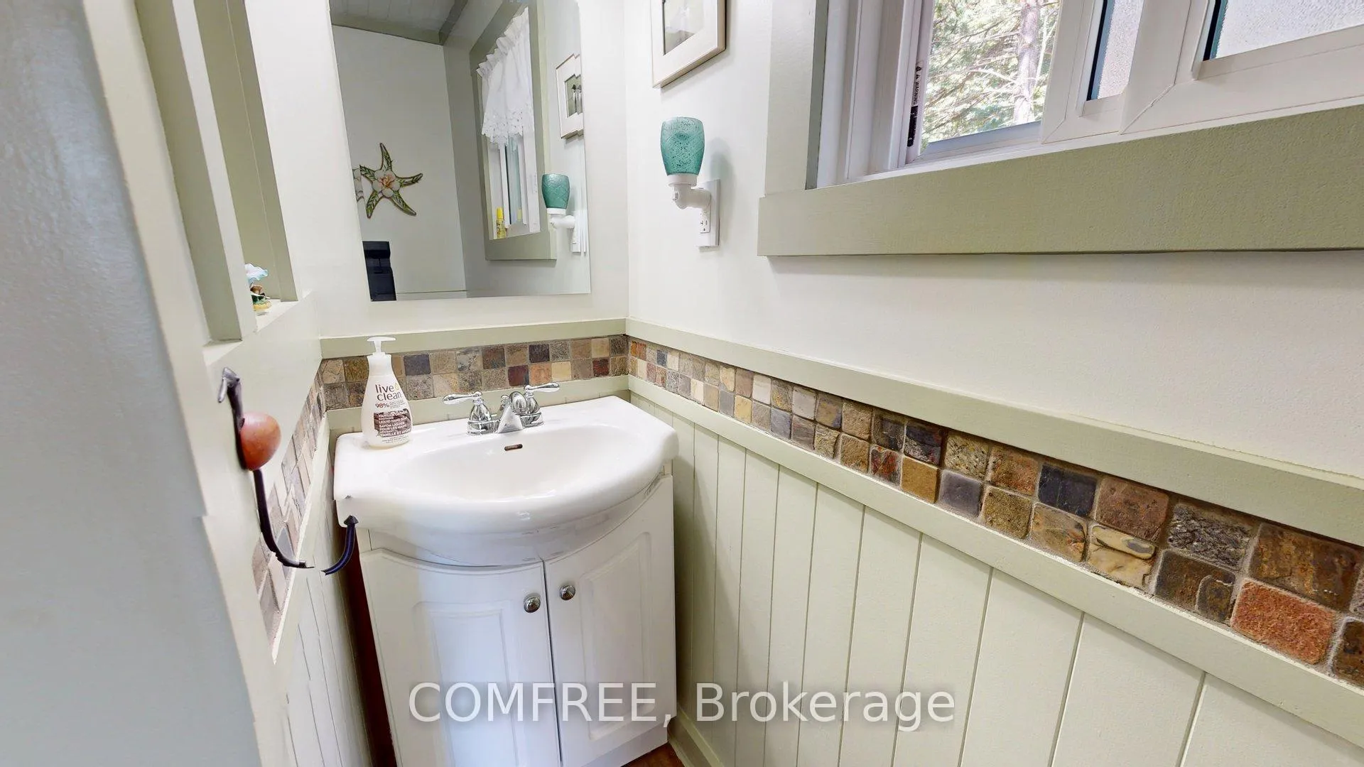 Photo 28 of 1005 Hoyle Lane W, Frontenac, Frontenac Centre — HOMEH