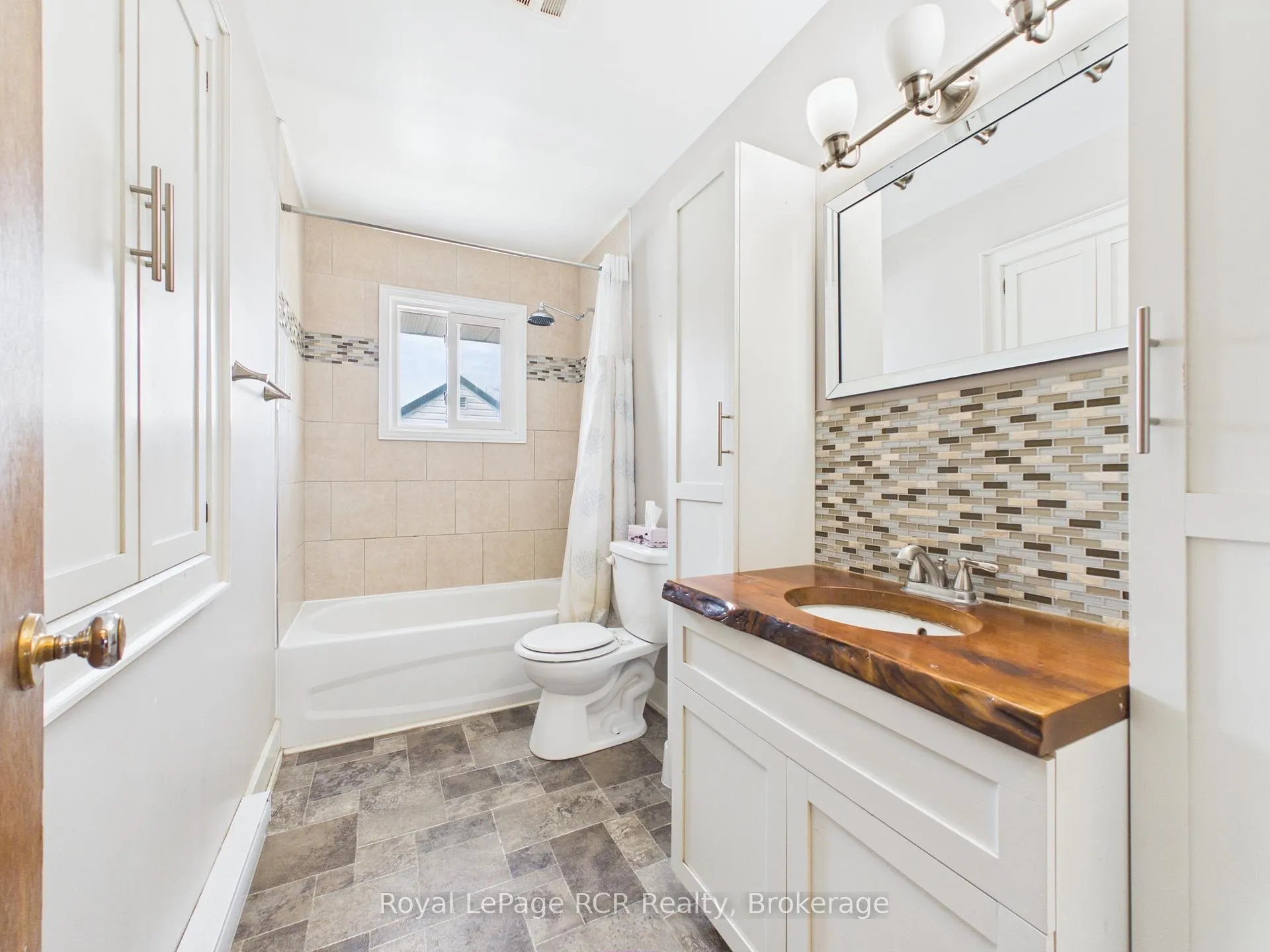 Photo 10 of 153 Carling Terrace, North Huron, Wingham — HOMEH