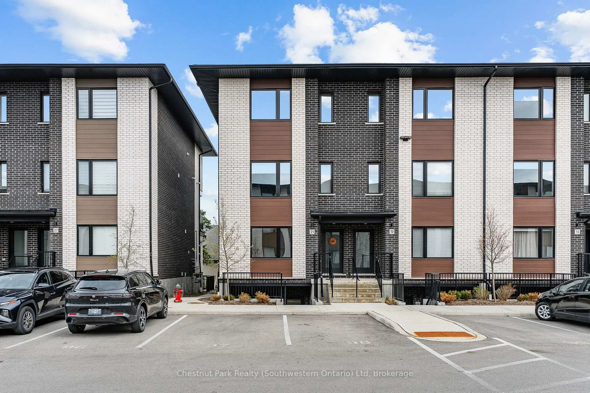 Photo 6 of 23 Lily Lane, Guelph, Clairfields/Hanlon Business Park — HOMEH