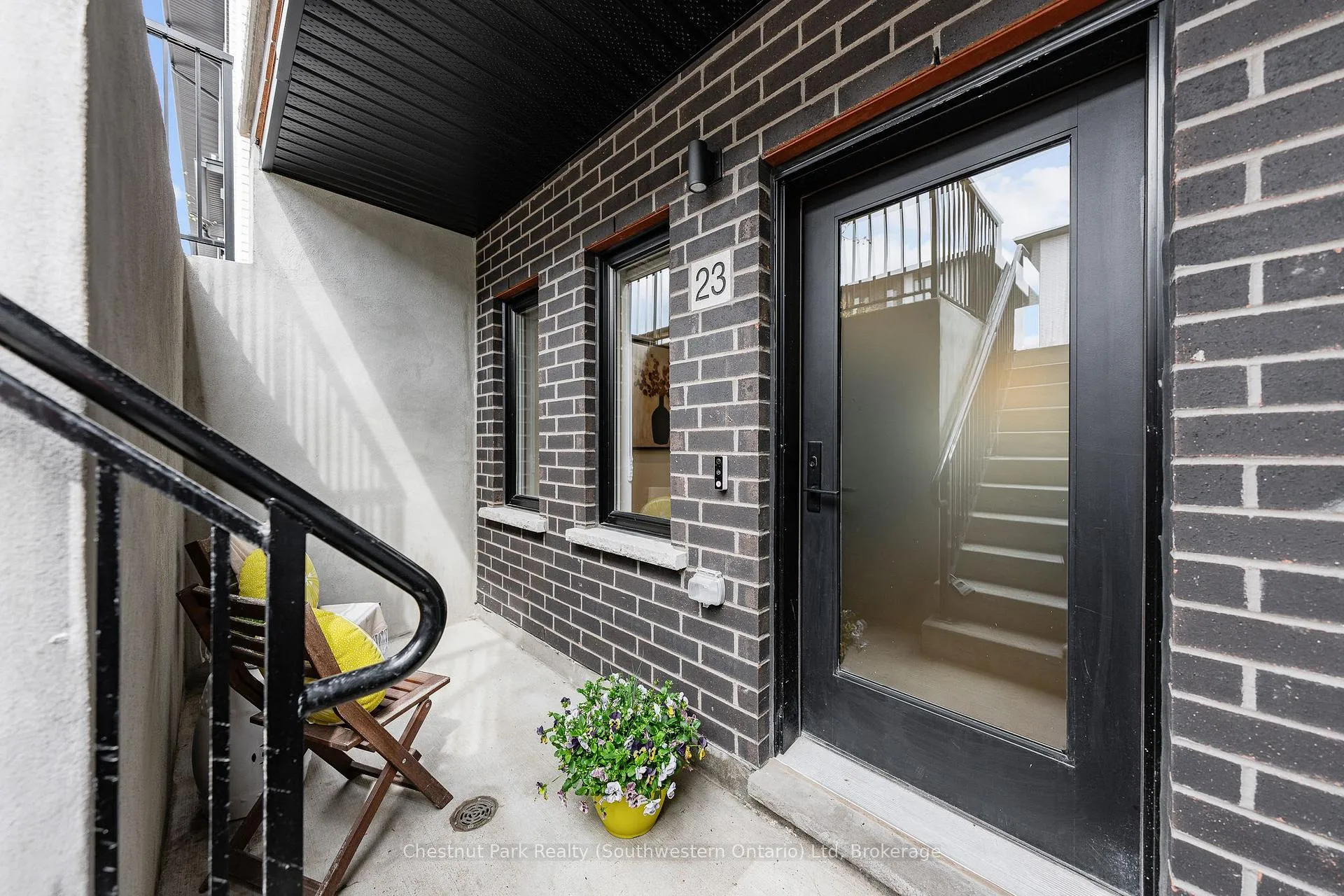 Photo 10 of 23 Lily Lane, Guelph, Clairfields/Hanlon Business Park — HOMEH