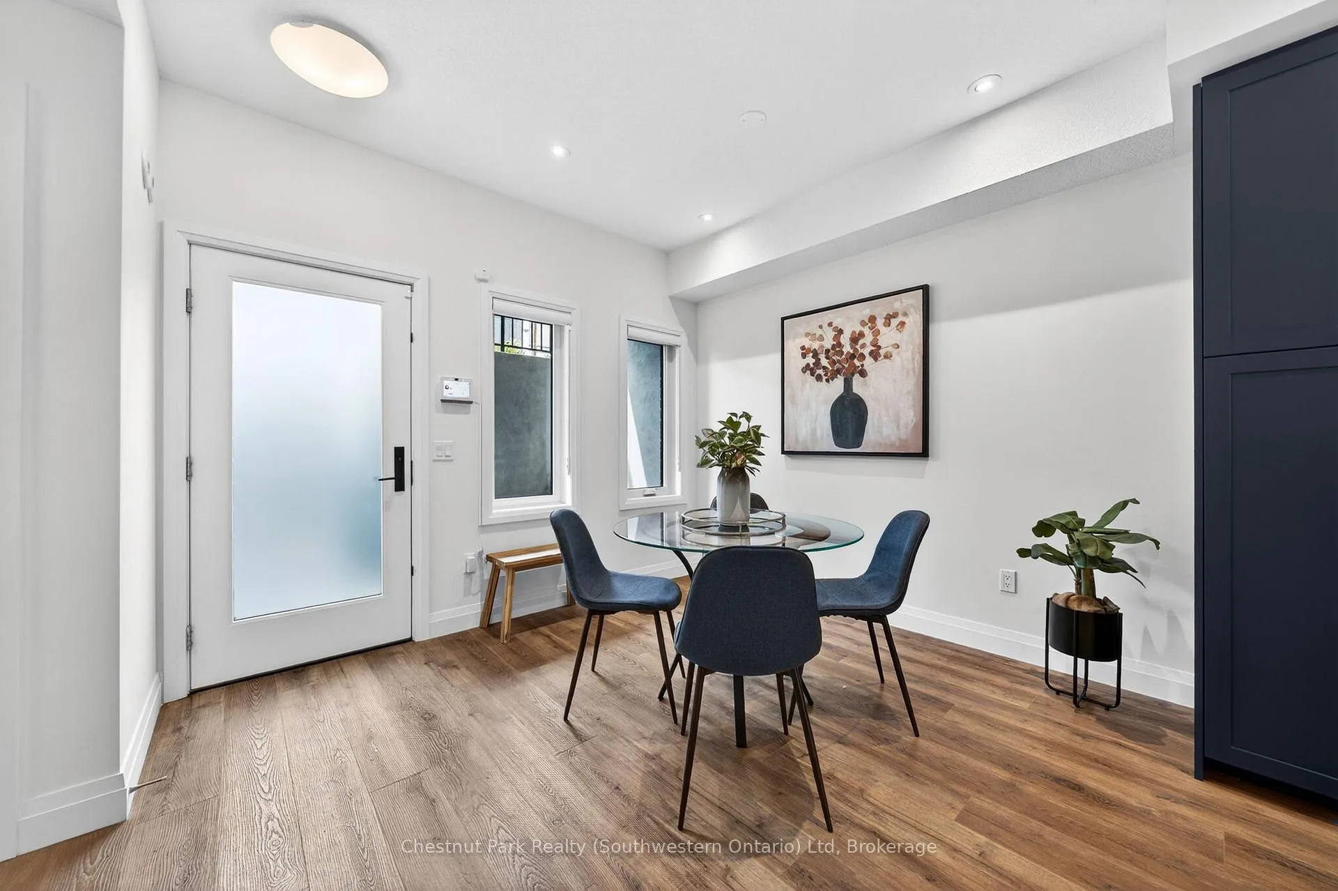Photo 14 of 23 Lily Lane, Guelph, Clairfields/Hanlon Business Park — HOMEH
