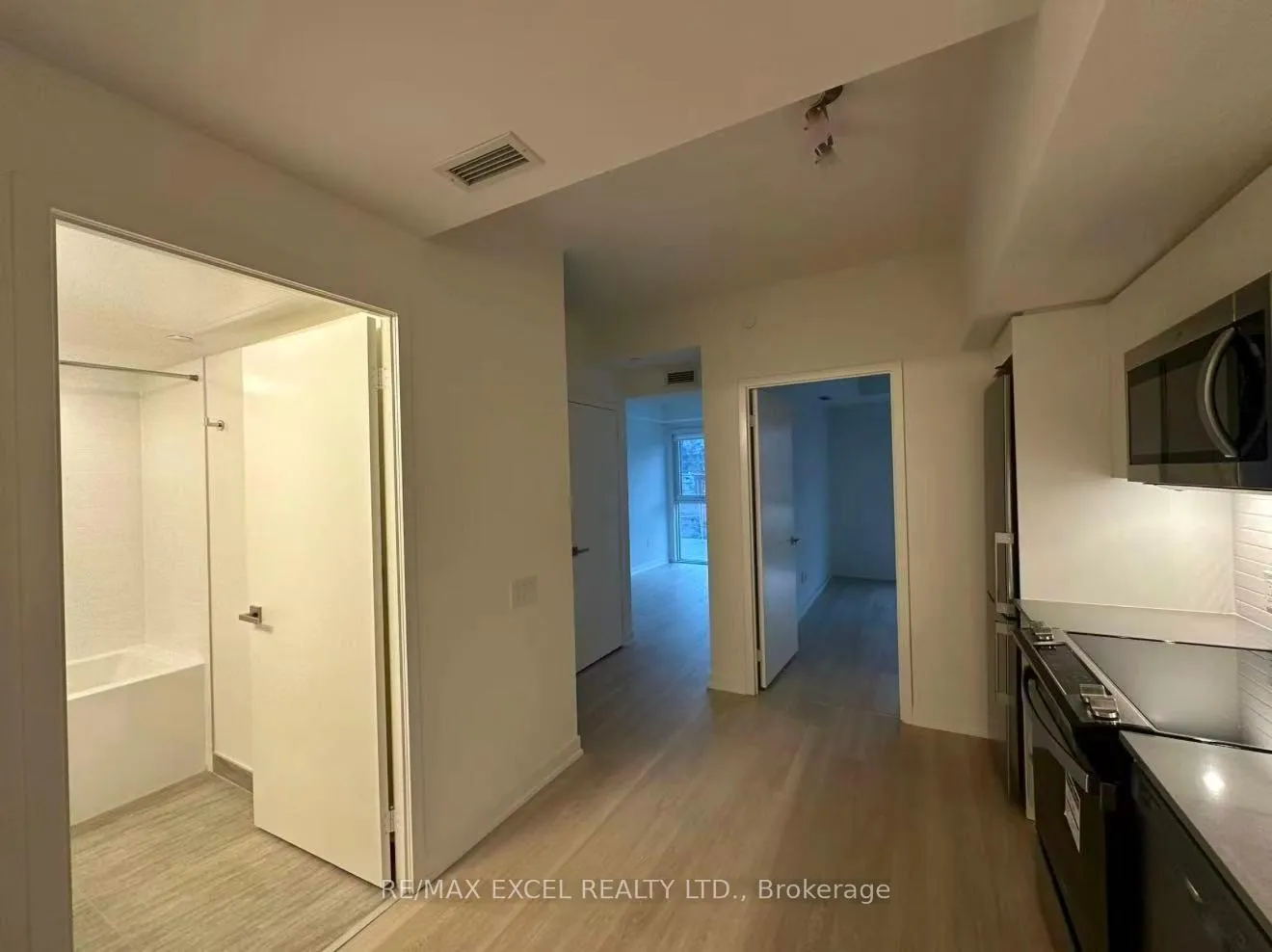 Photo 10 of Unit 109, 500 Wilson Avenue, North York, Clanton Park — HOMEH