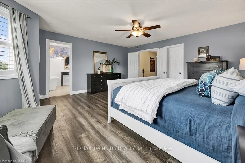 Photo 21 of 835 Brandenburg Boulevard, Waterloo — HOMEH