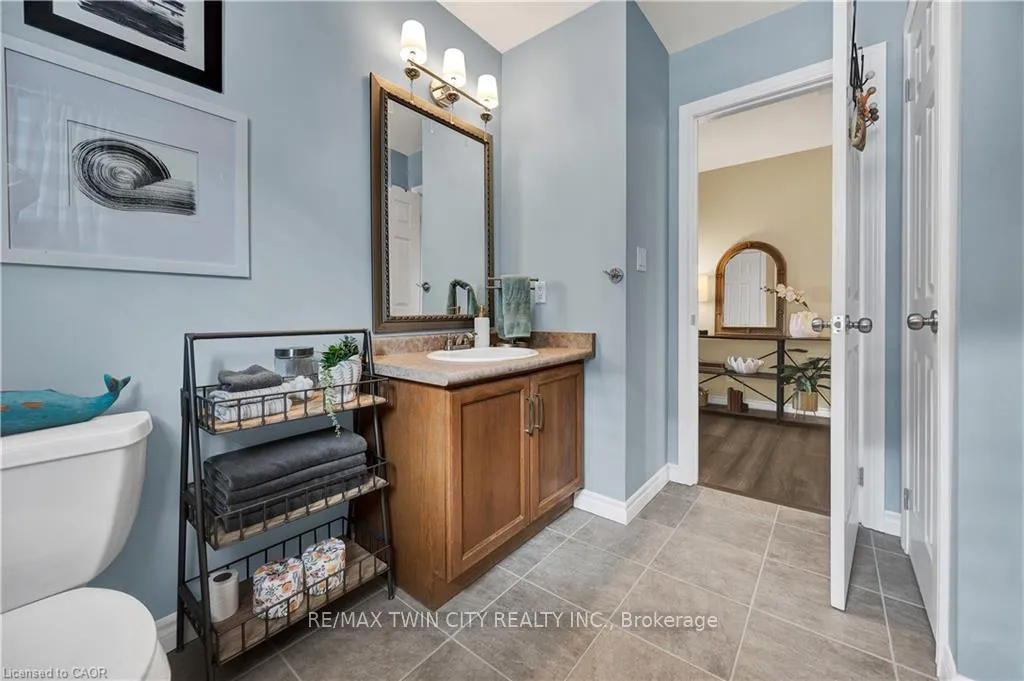 Photo 30 of 835 Brandenburg Boulevard, Waterloo — HOMEH