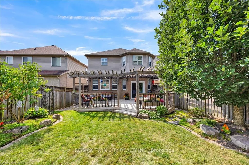 Photo 41 of 835 Brandenburg Boulevard, Waterloo — HOMEH