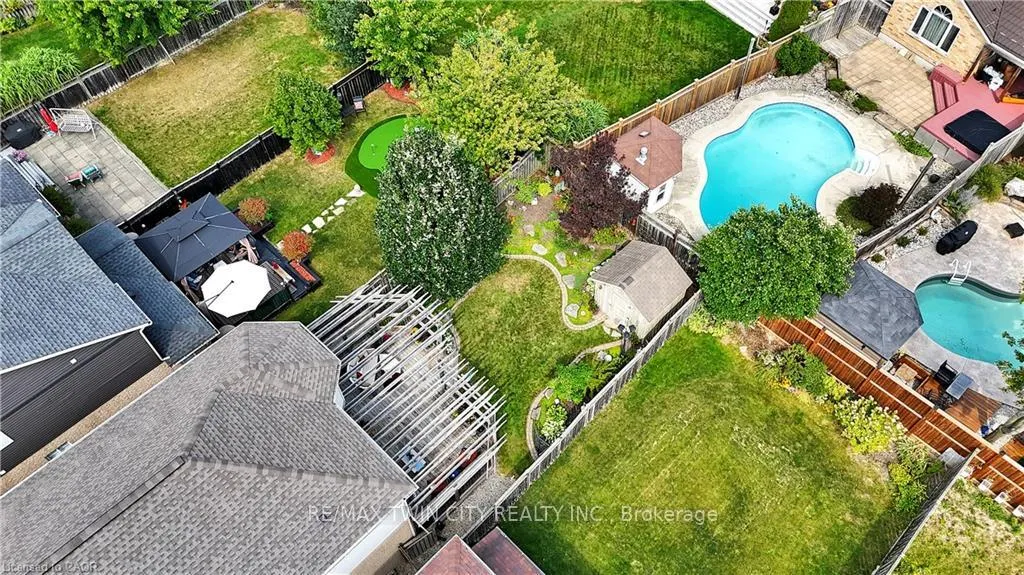 Photo 43 of 835 Brandenburg Boulevard, Waterloo — HOMEH