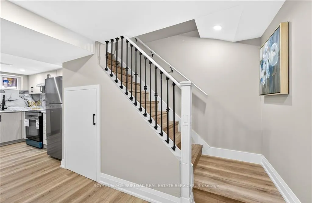 Photo 3 of Unit Lower, 150 Brucedale Avenue E, Hamilton, Centremount — HOMEH