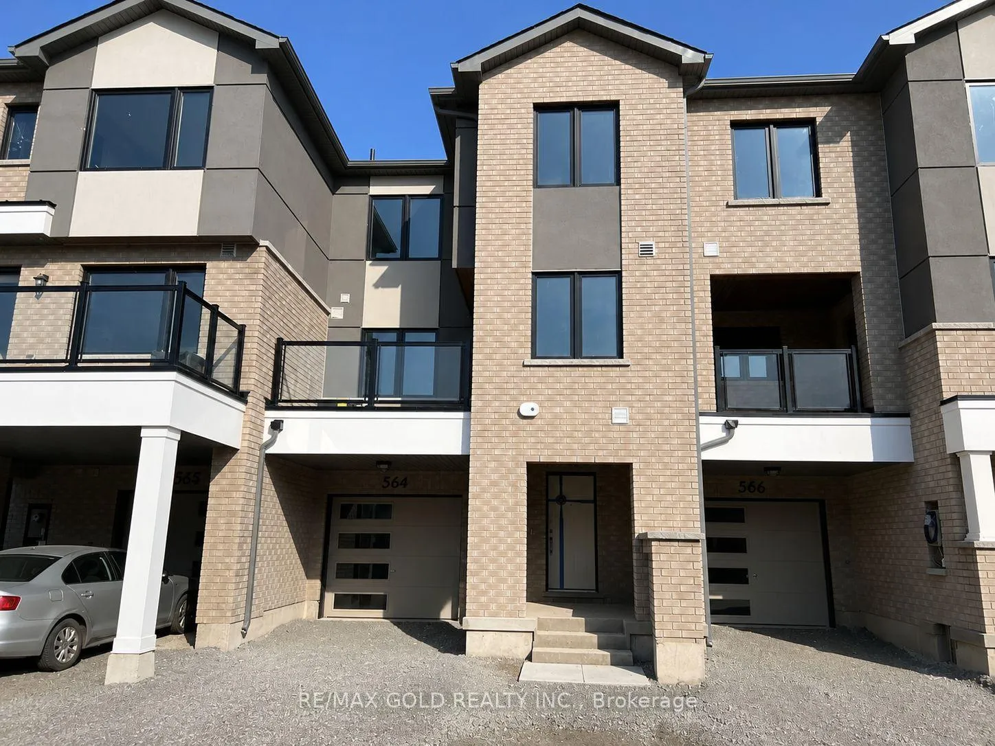 Front of 564 Bellflower Court