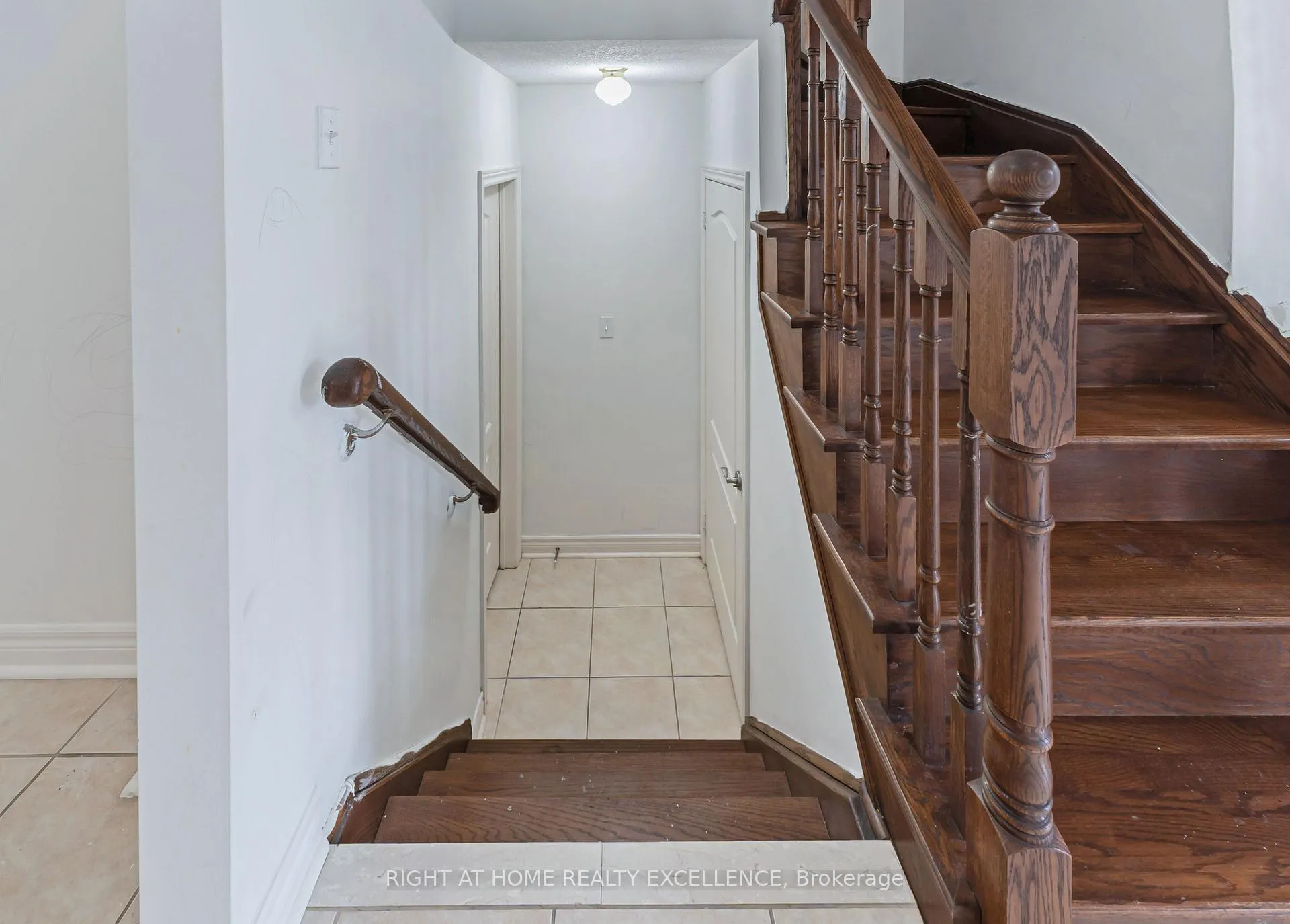 Photo 15 of 23 Quail Hollow, Markham, Cornell — HOMEH