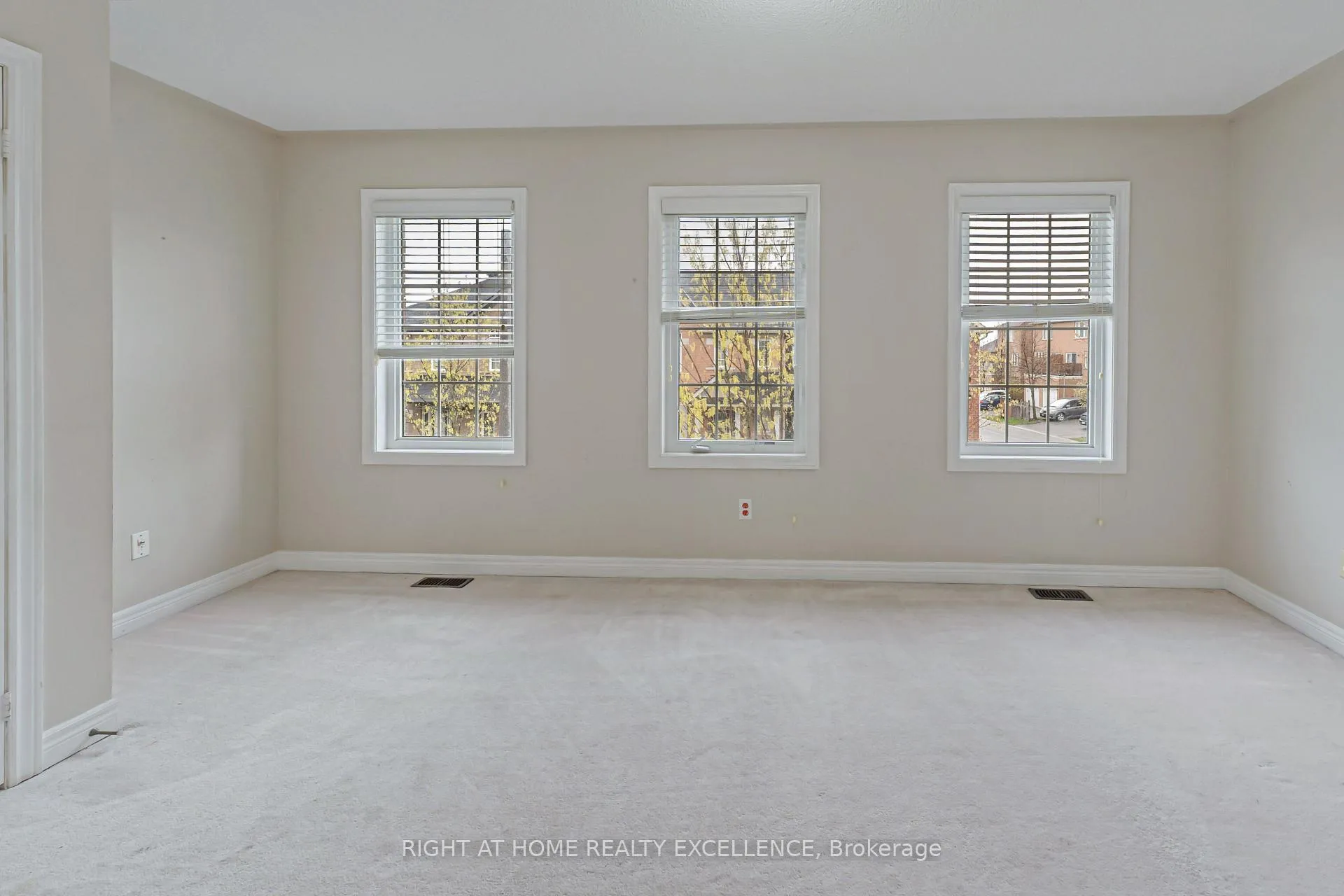 Photo 16 of 23 Quail Hollow, Markham, Cornell — HOMEH
